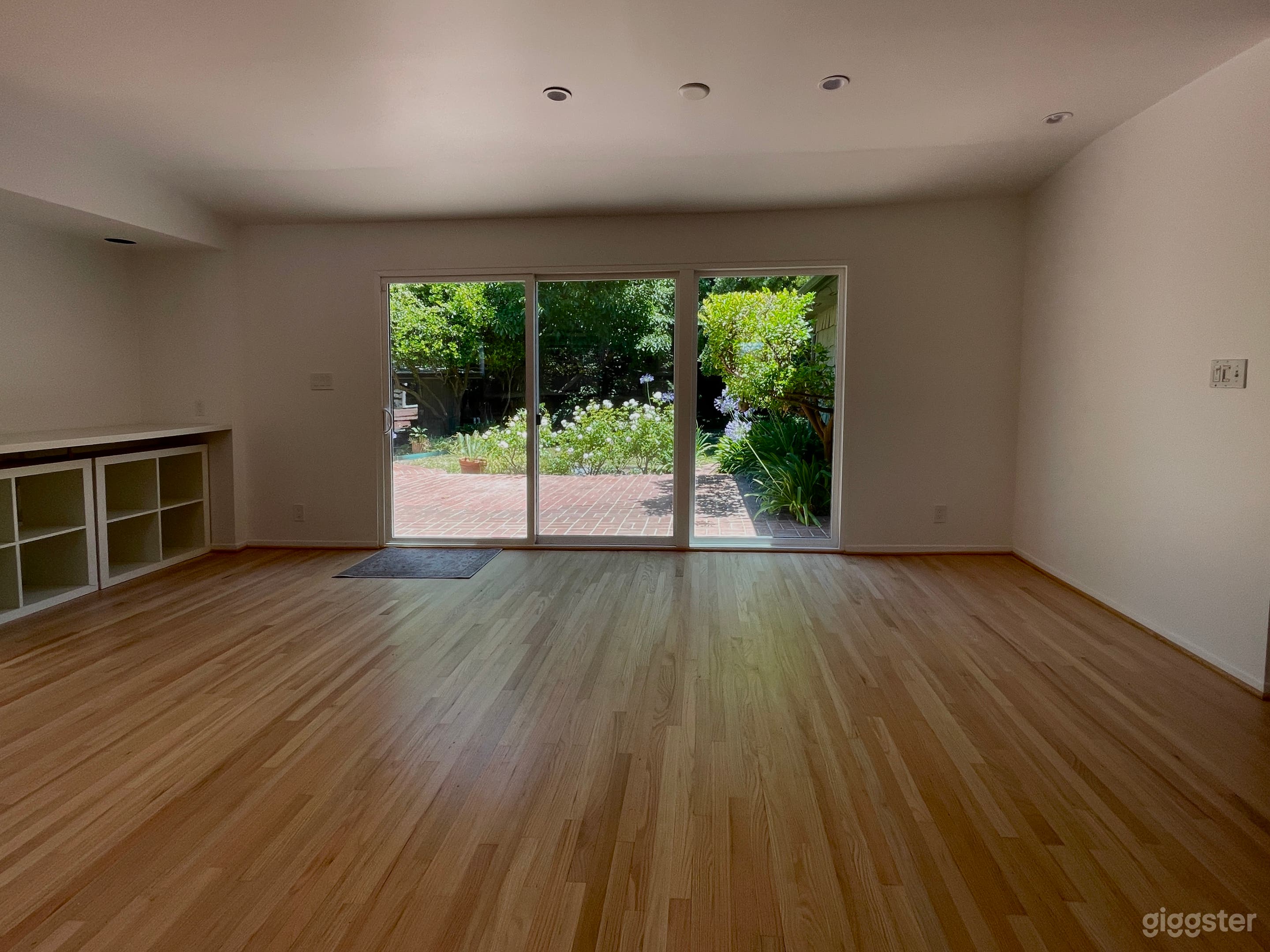 Vacant Vintage Home with Fireplace Photo 2
