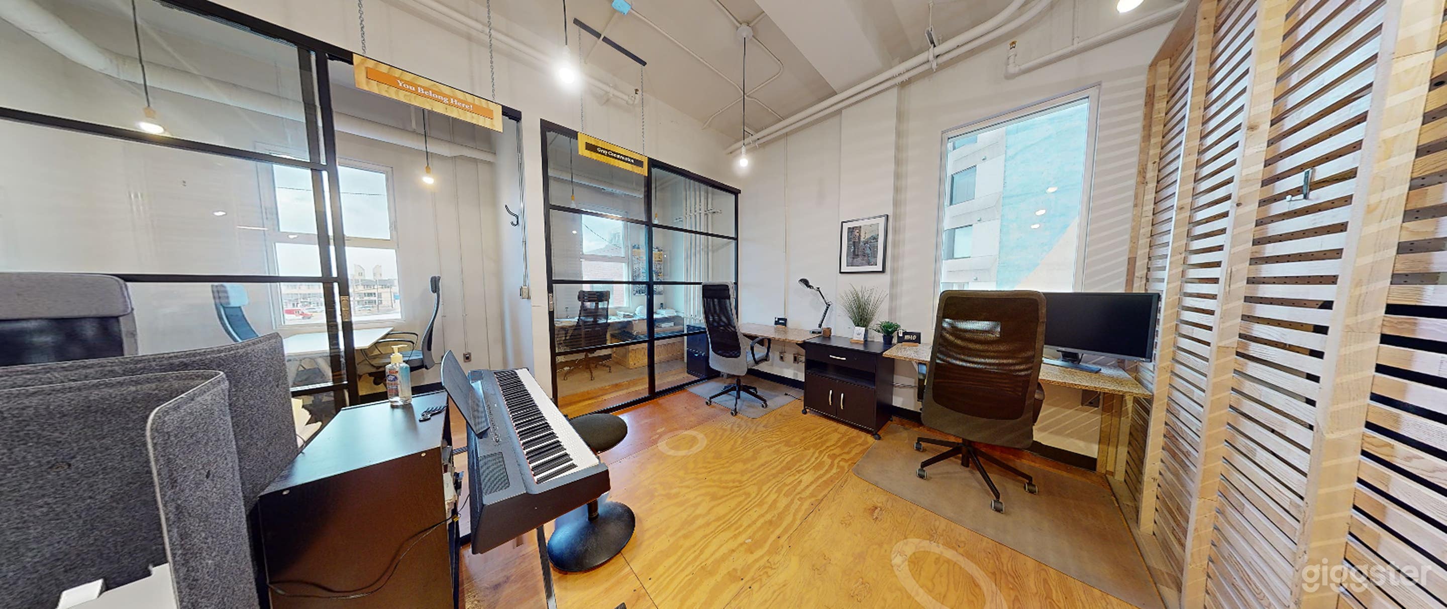 Smart Executive Office Photo 2