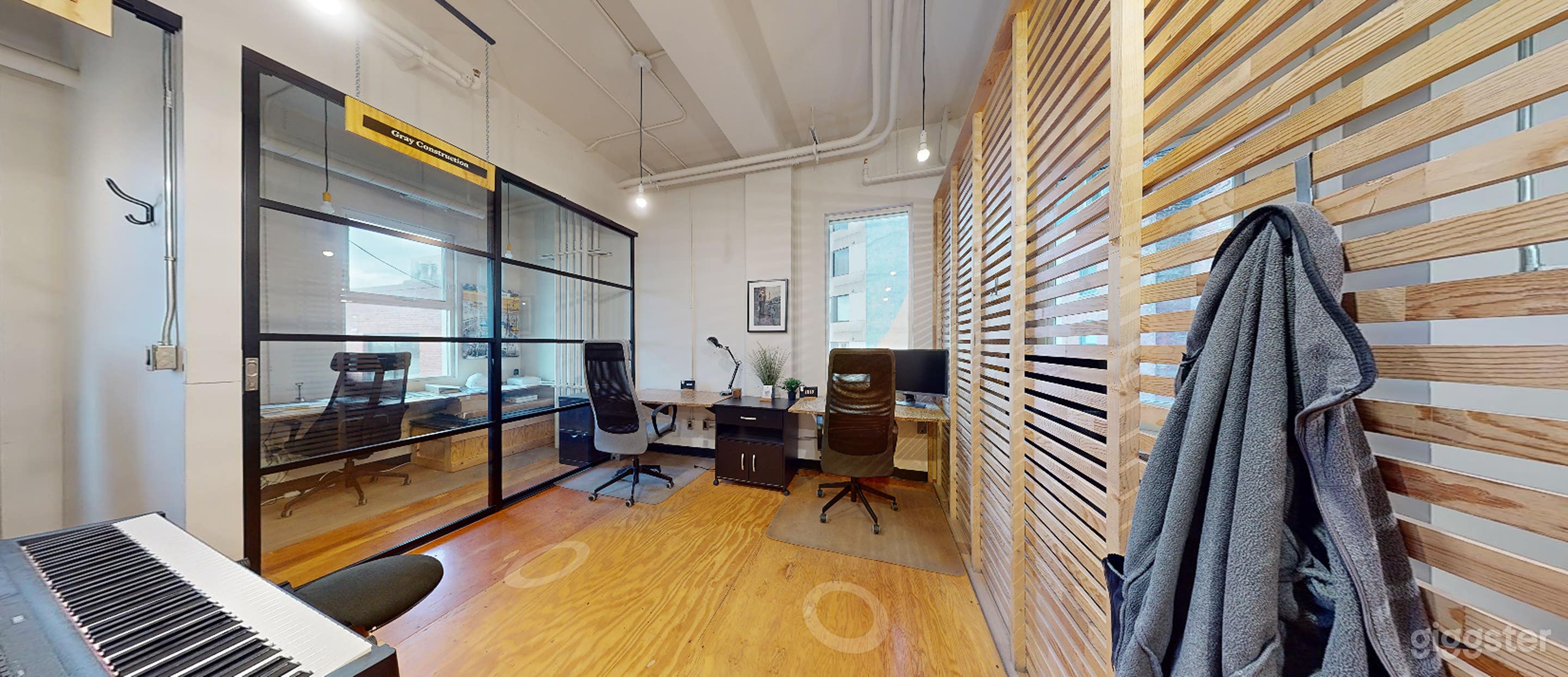 Smart Executive Office Photo 3