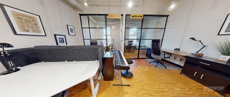  Smart Executive Office 