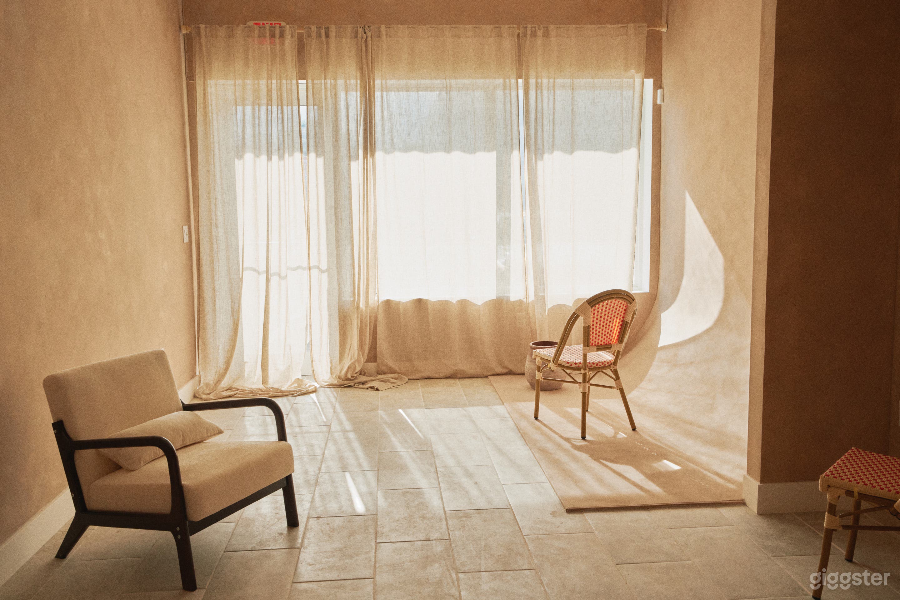 Two Mediterranean-Inspired Studios with Distinctive Looks Photo 4