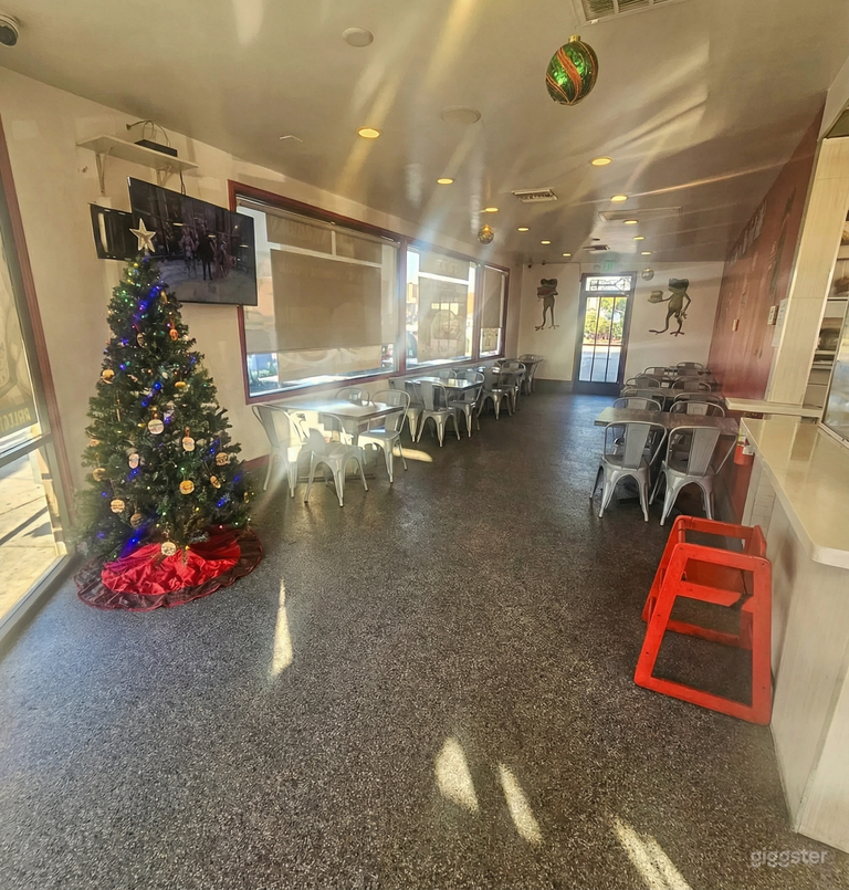  The Fry House & Burgers – Cinematic Retro Burger Diner 