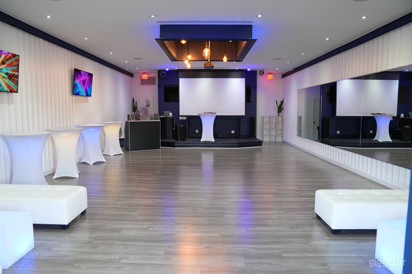 Elegant Event Studio Photo 1