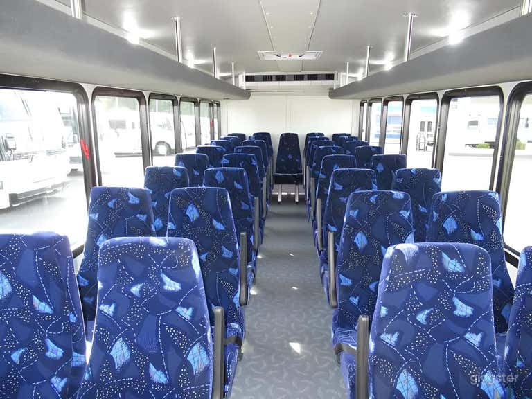  Ford 650 Mini Bus 72 