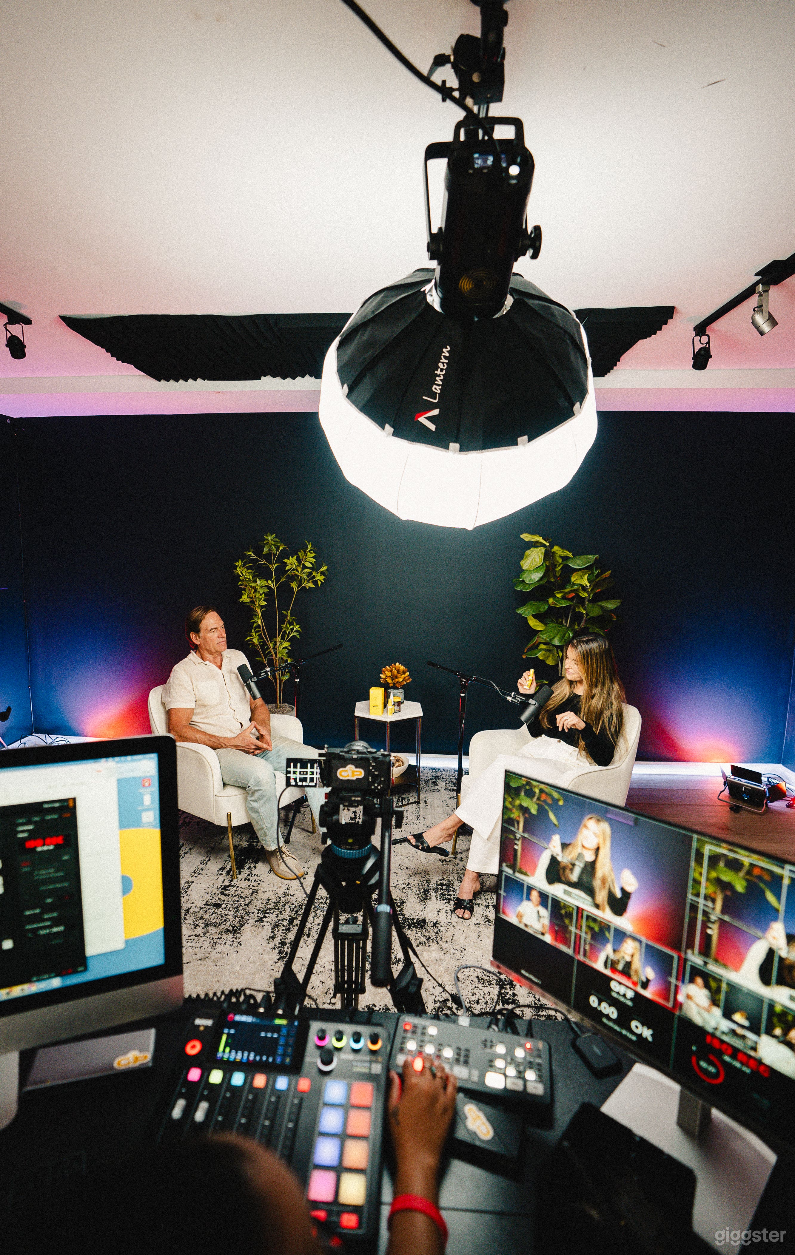 Santa Monica Podcast Studio (set A) Photo 4