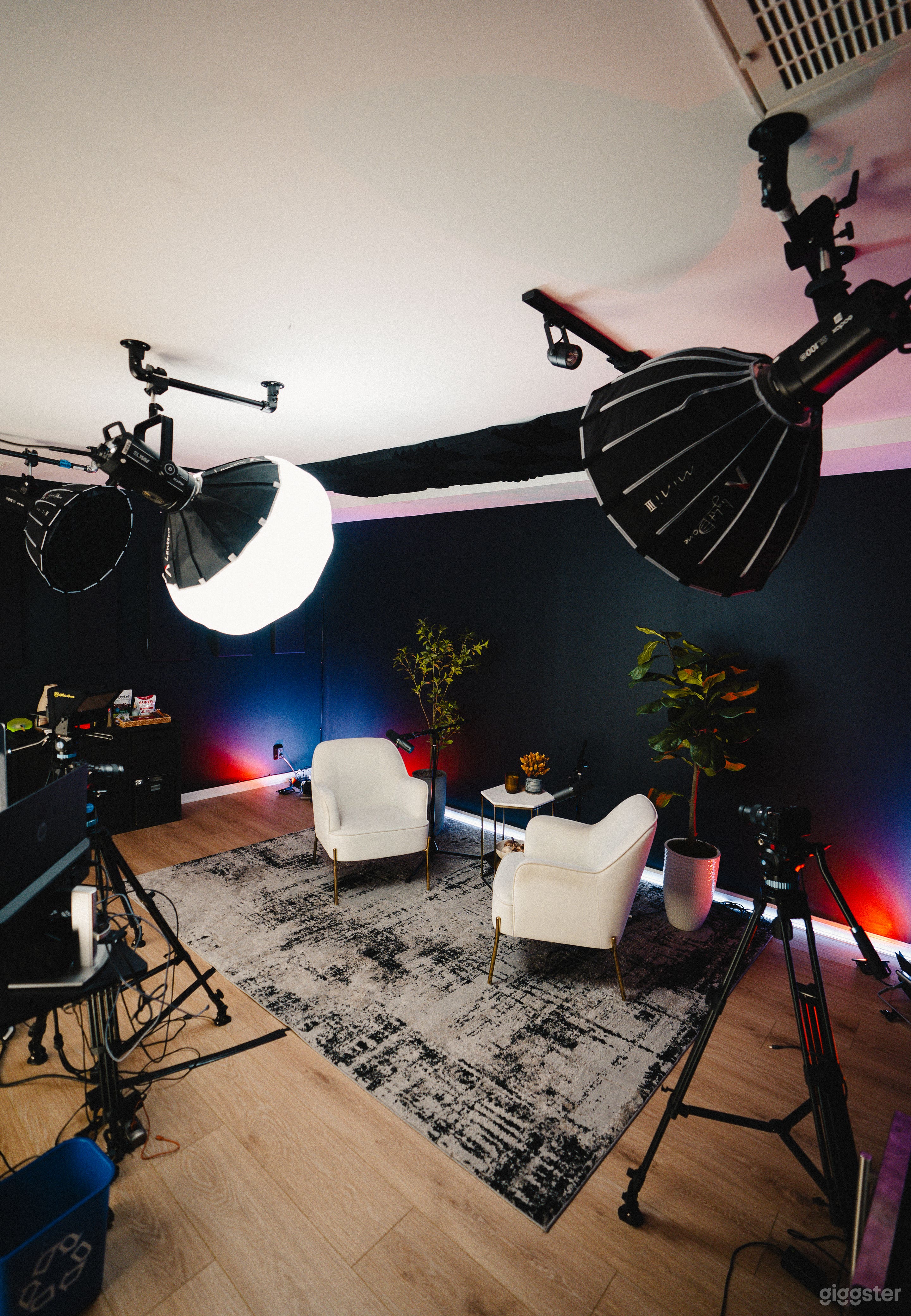 Santa Monica Podcast Studio (set A) Photo 2