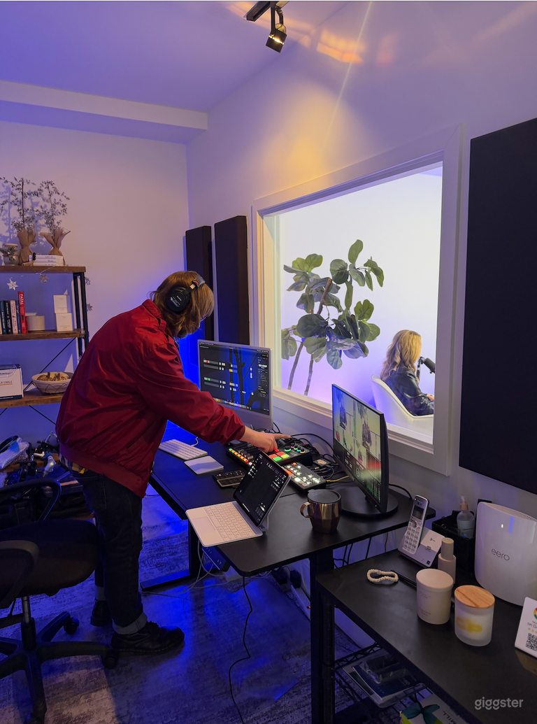  Santa Monica Podcast Studio 