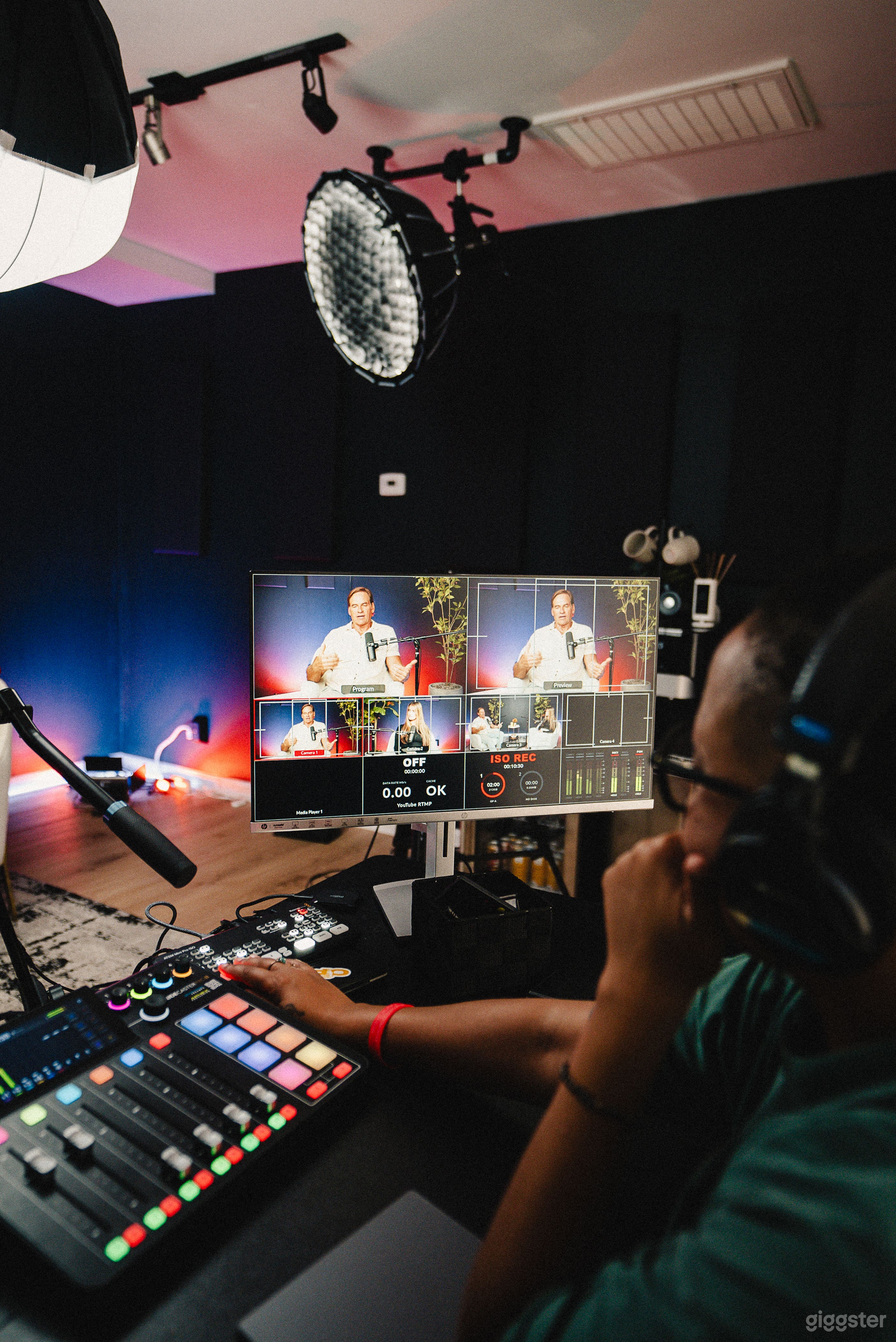 Santa Monica Podcast Studio (set A) Photo 3