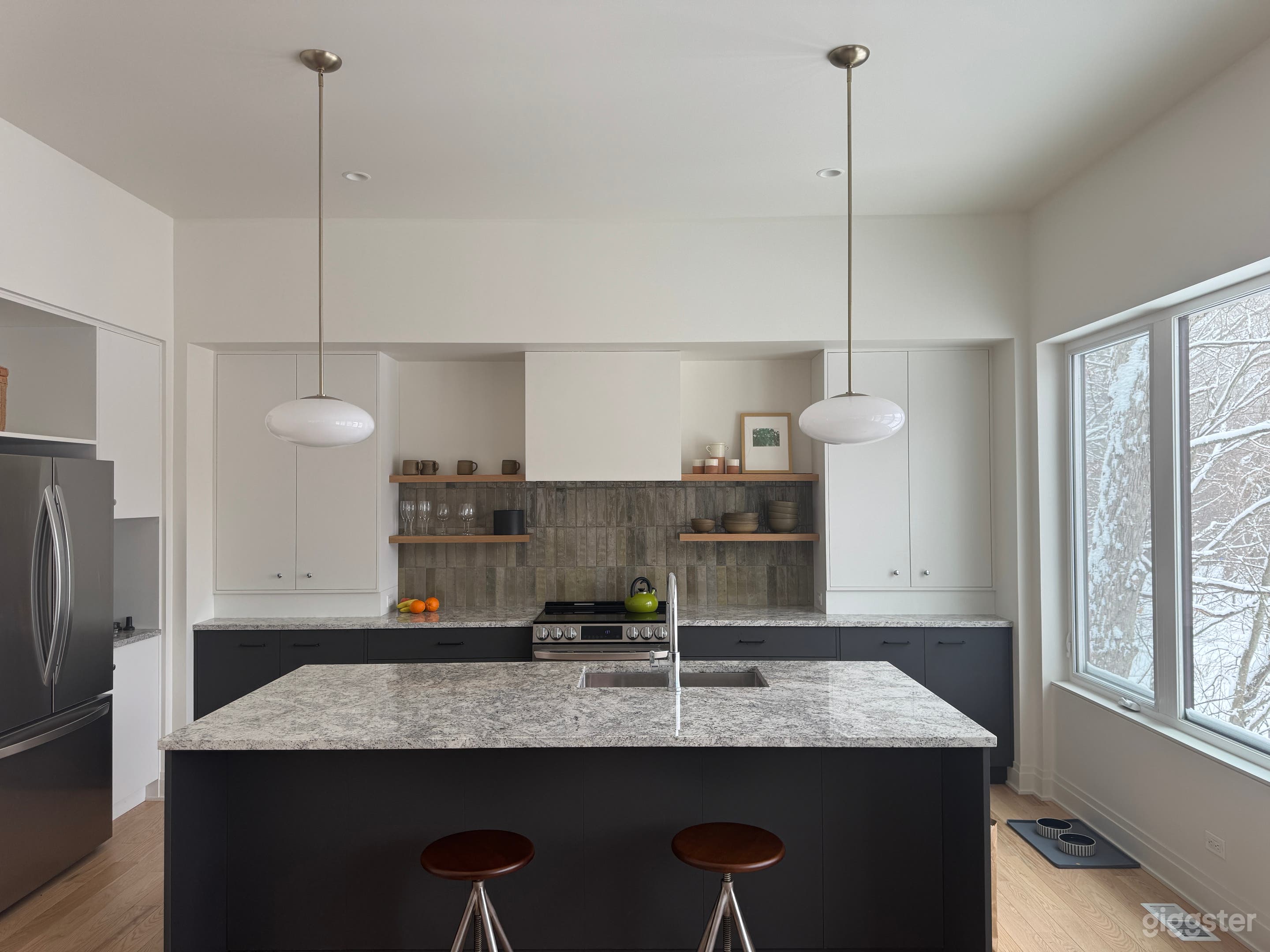 Scandi-Modern Farmhouse Photo 2