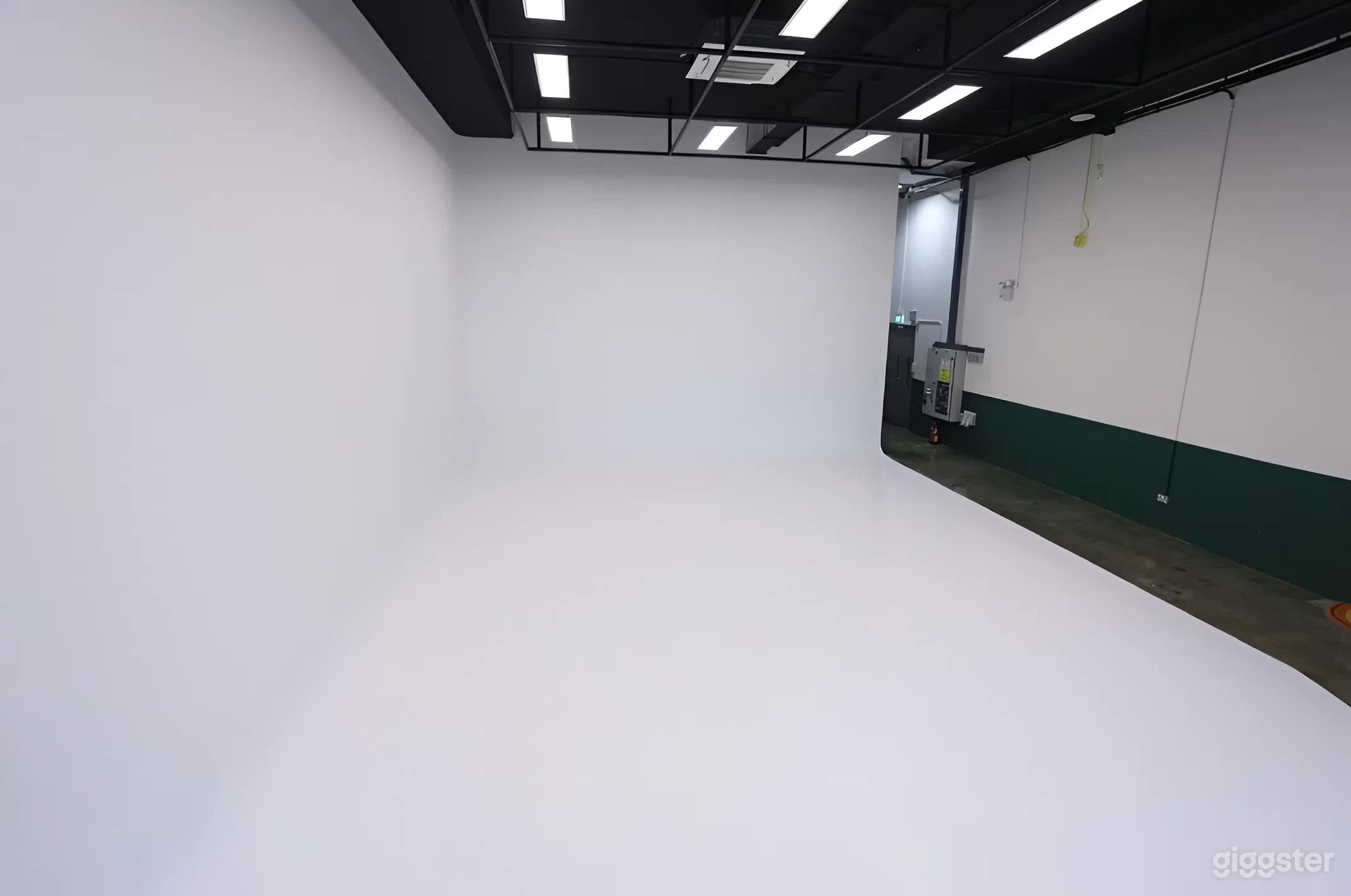 Spacious White Cyclorama Studio with Natural Light Photo 3