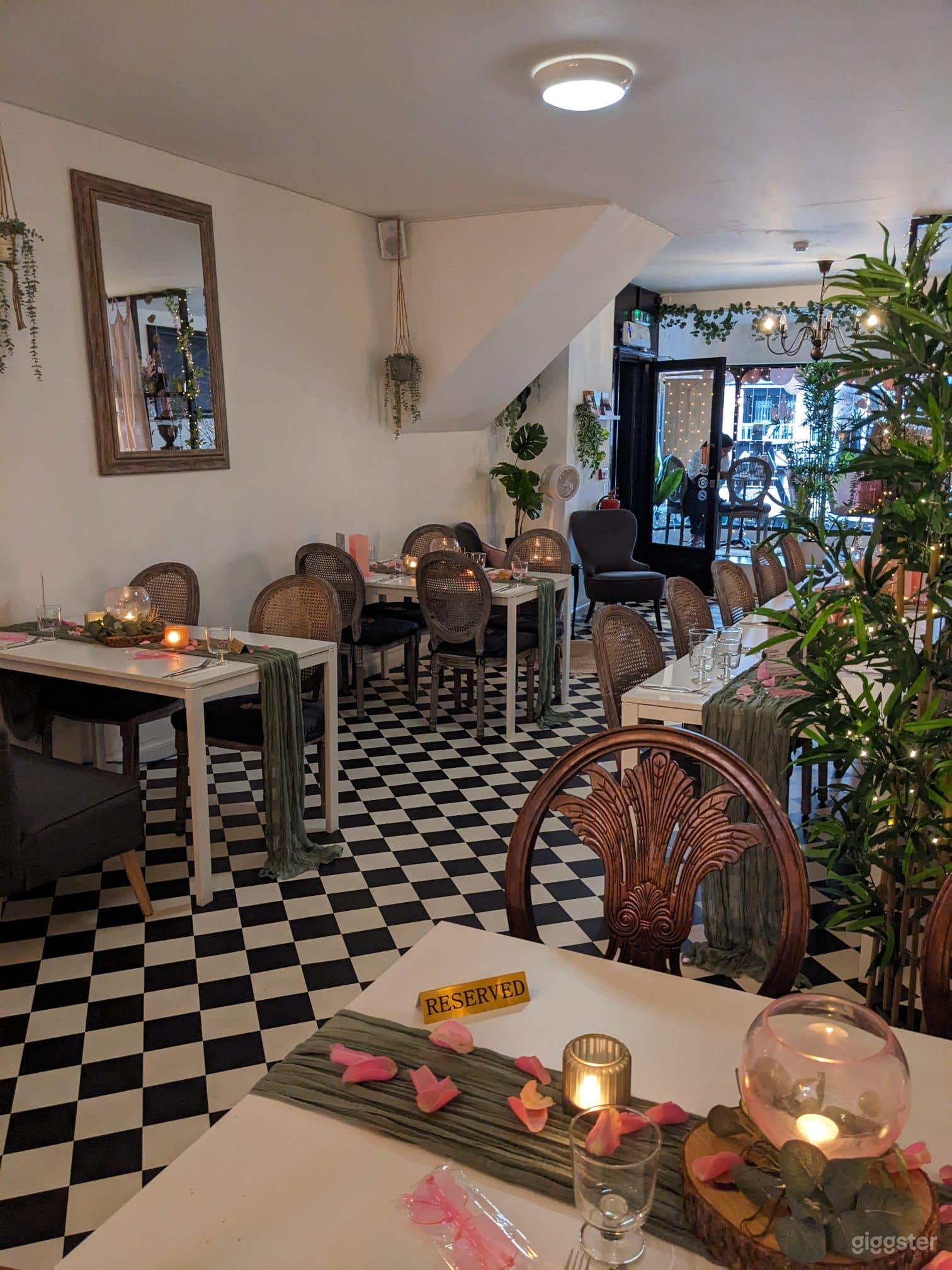 Restaurant on High Street Listed Building  Photo 3