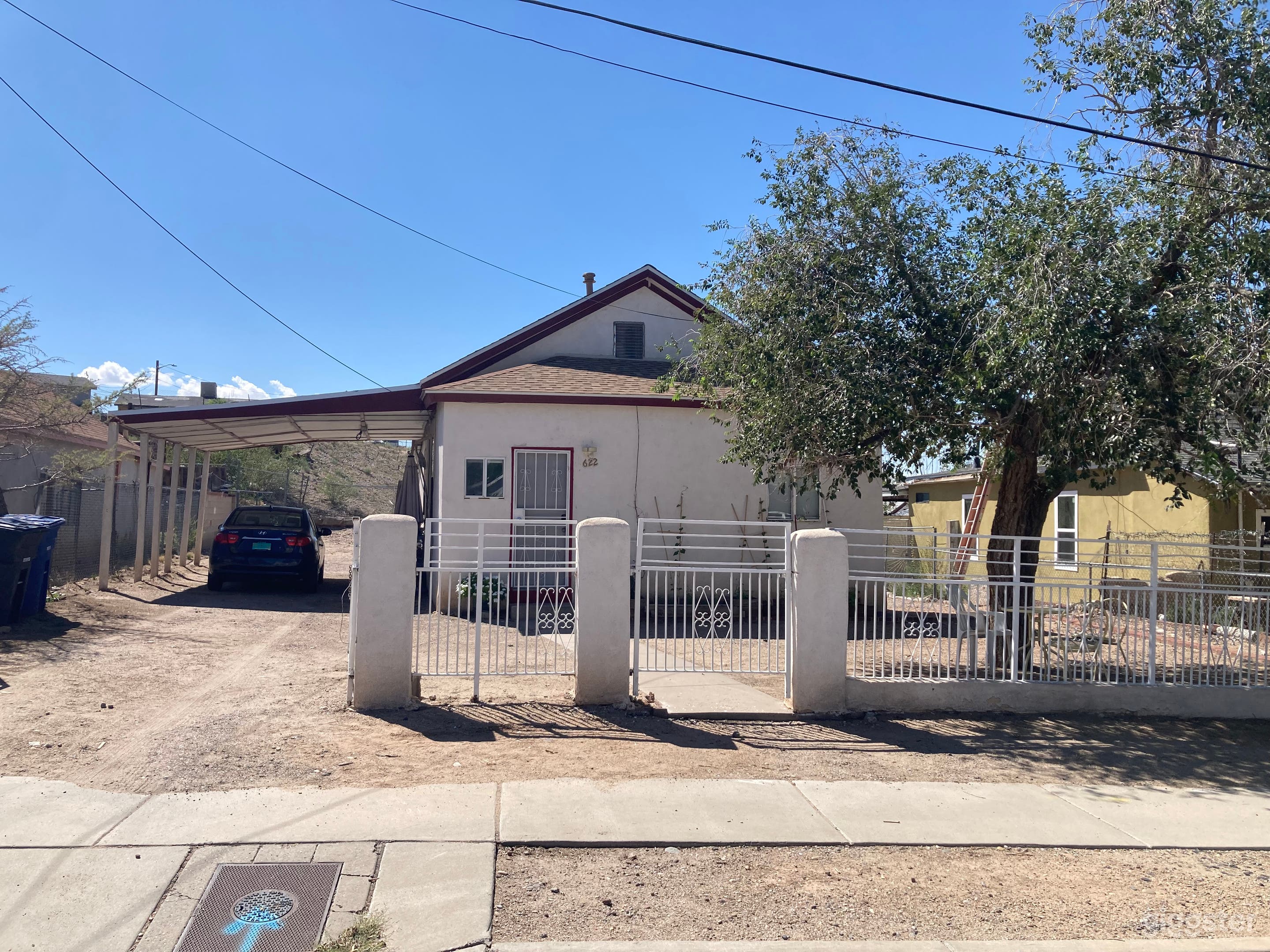 Downtownish, gated, and ghetto Photo 1