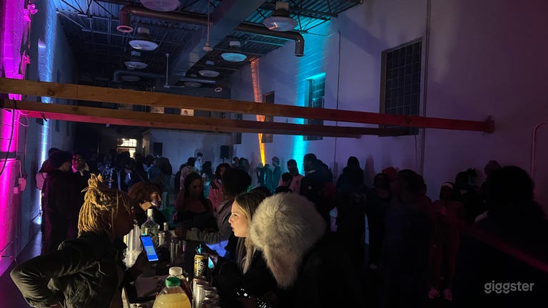  A Versatile Art Gallery and Event Space 