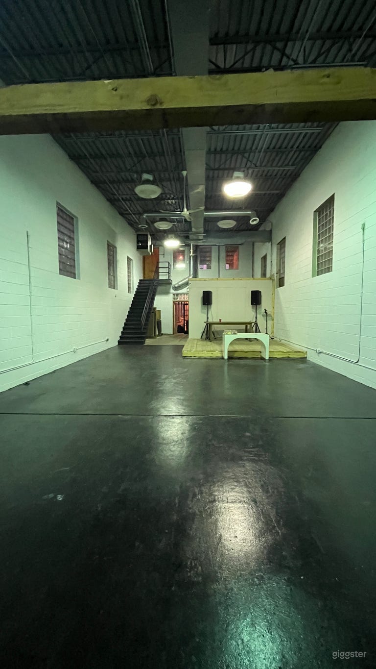  A Versatile Art Gallery and Event Space 