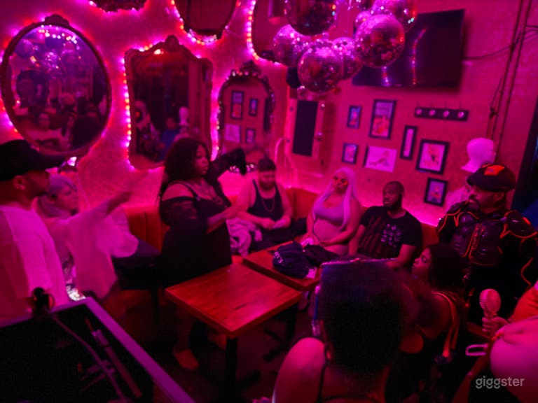  Private room smaller birthdays with separated sound system Excellent for up to 25 people main room. 