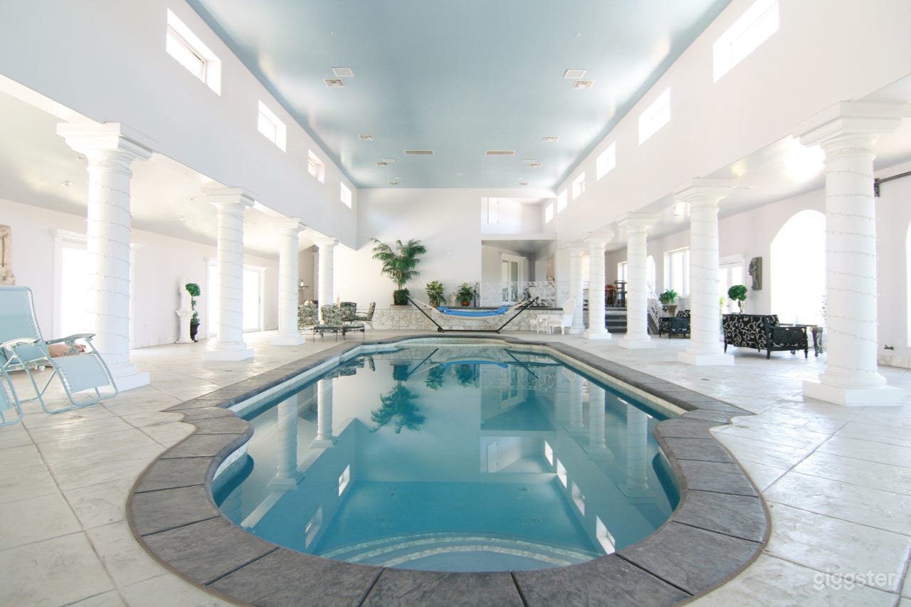 Cupids Big 80's  Photo 2