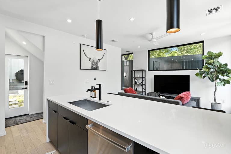  Stylish Casita with Hot Tub – Sleeps 6 