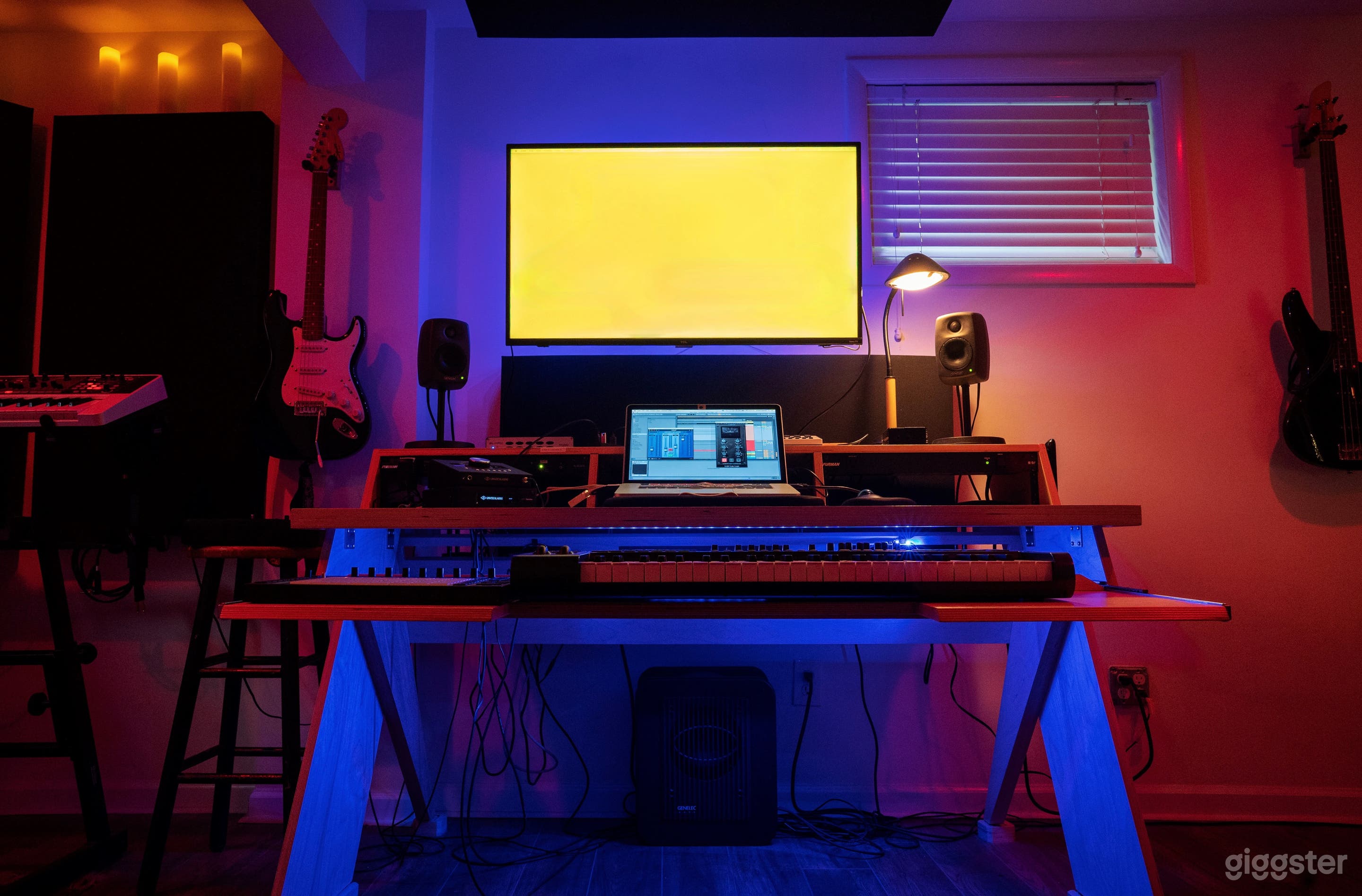 Cozy multi-room, acoustically treated Studio Space Photo 2