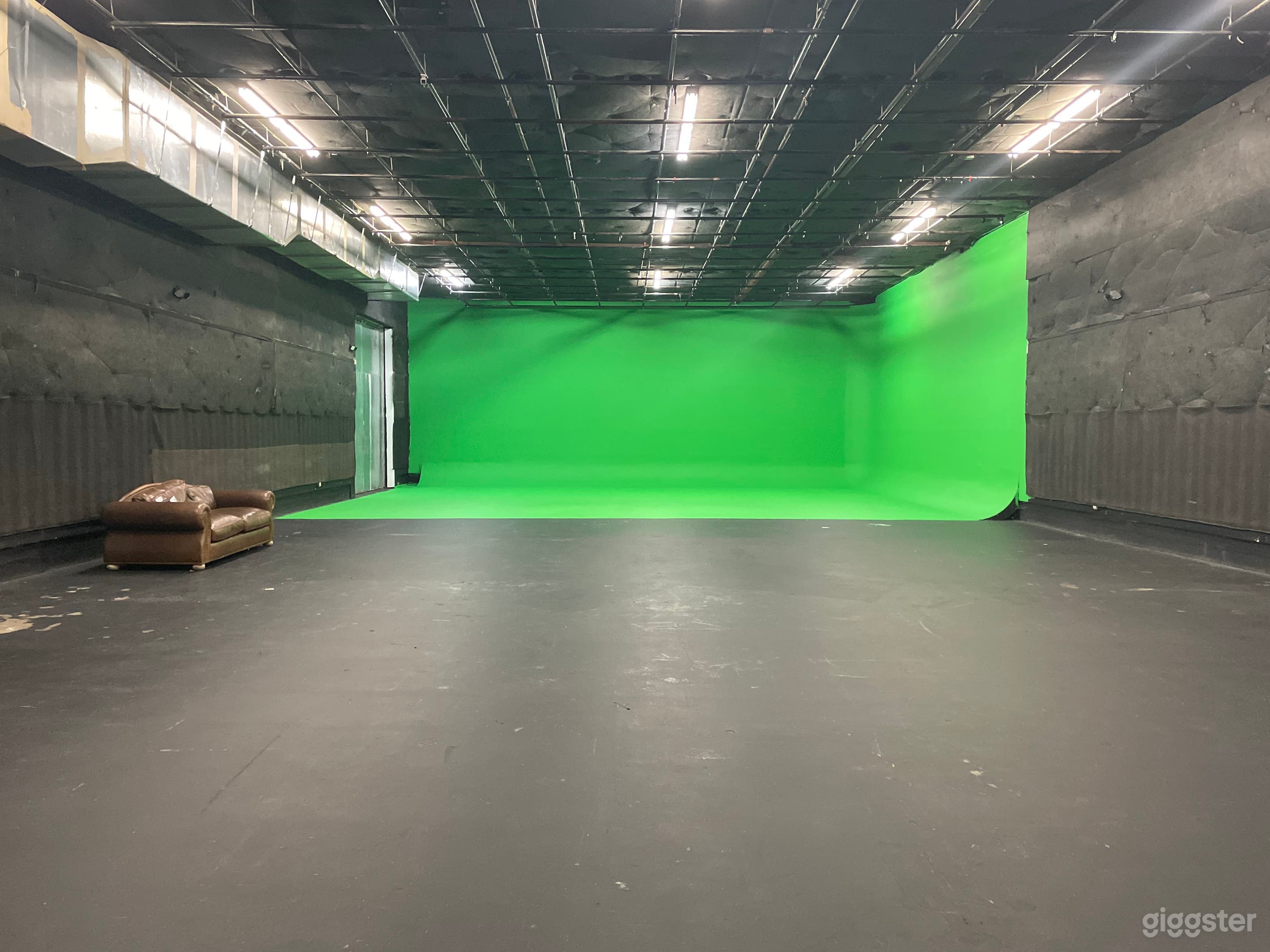 Stage C - Green Screen Cyclorama Photo 1