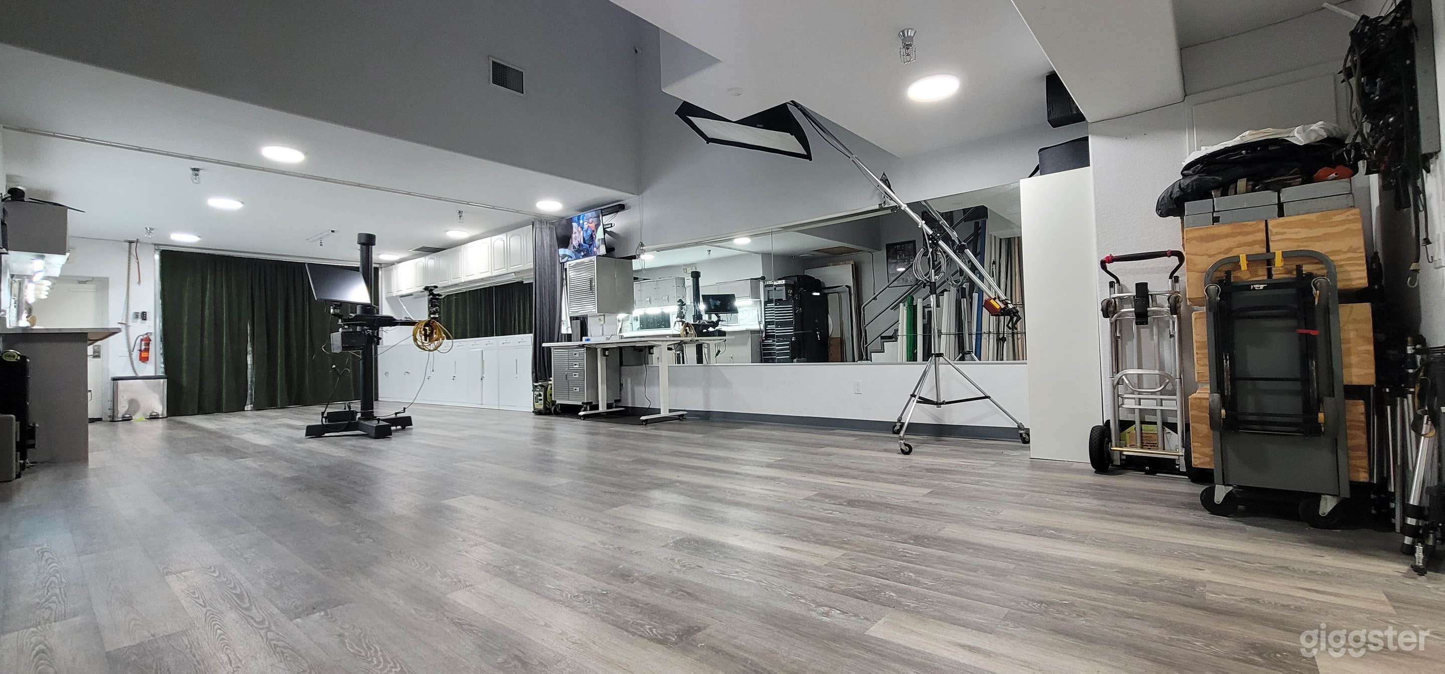 Video / Photography Studio. Modern and Professional 1500SF Photo 1