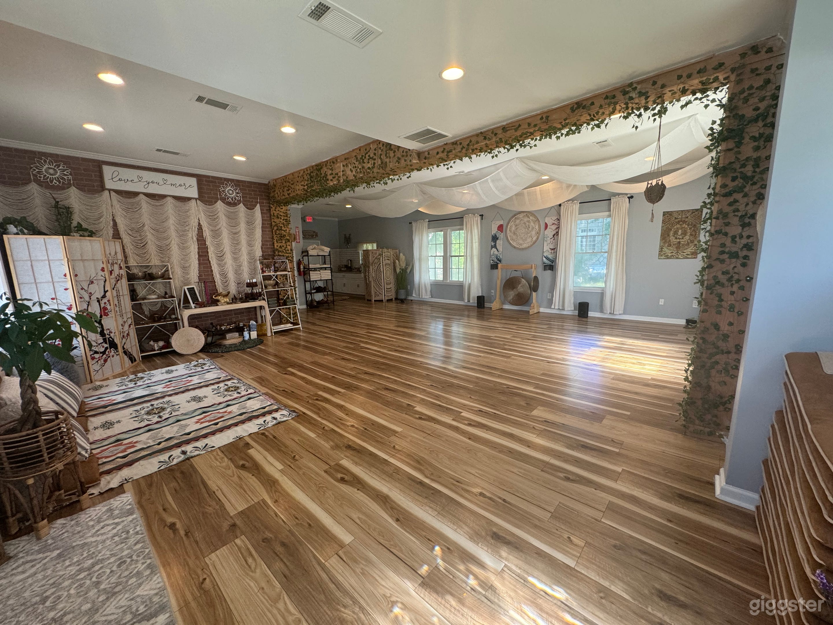 Spacious Event Studio & Wellness Center Photo 3