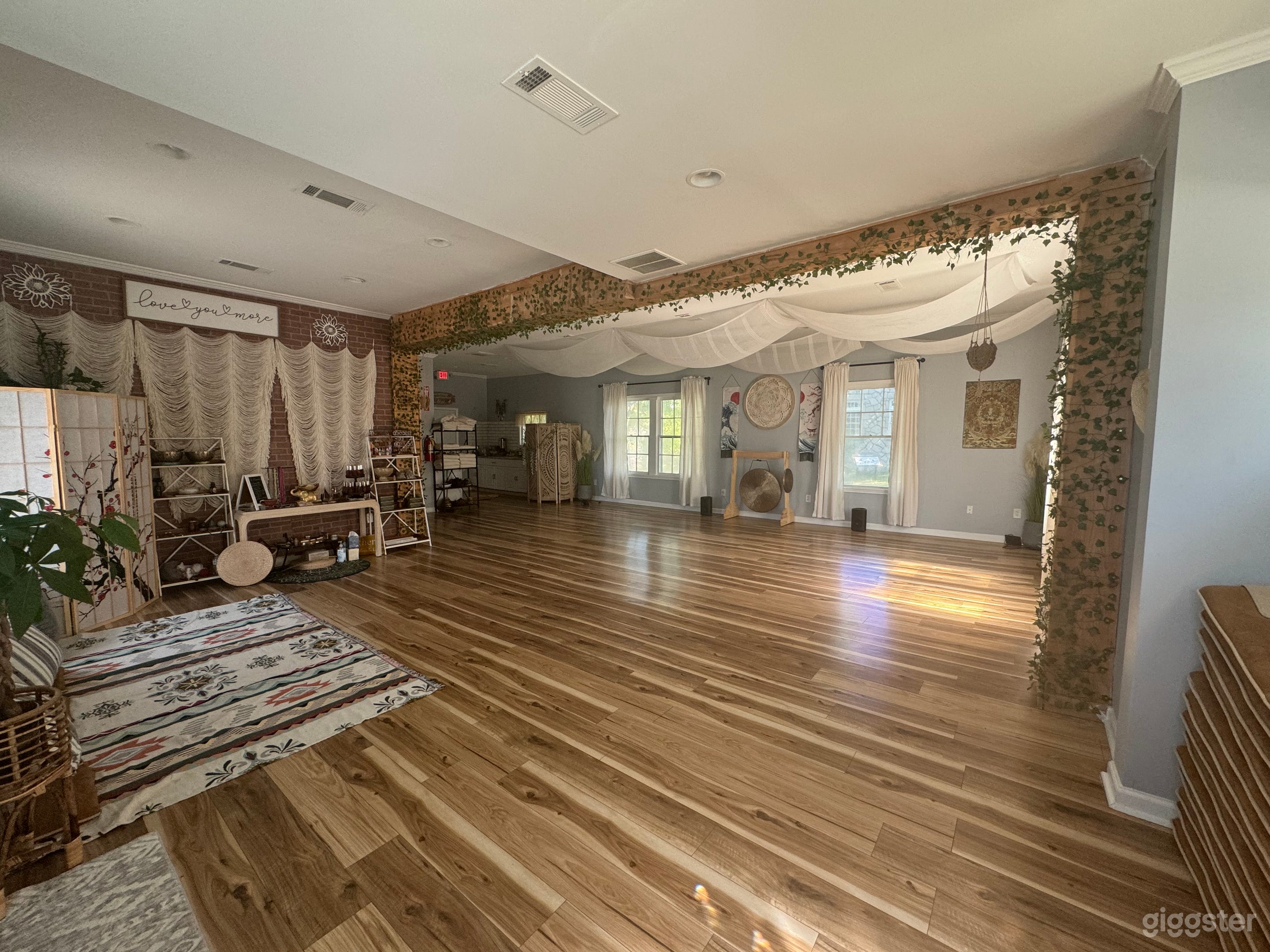 Spacious Event Studio & Wellness Center Photo 4