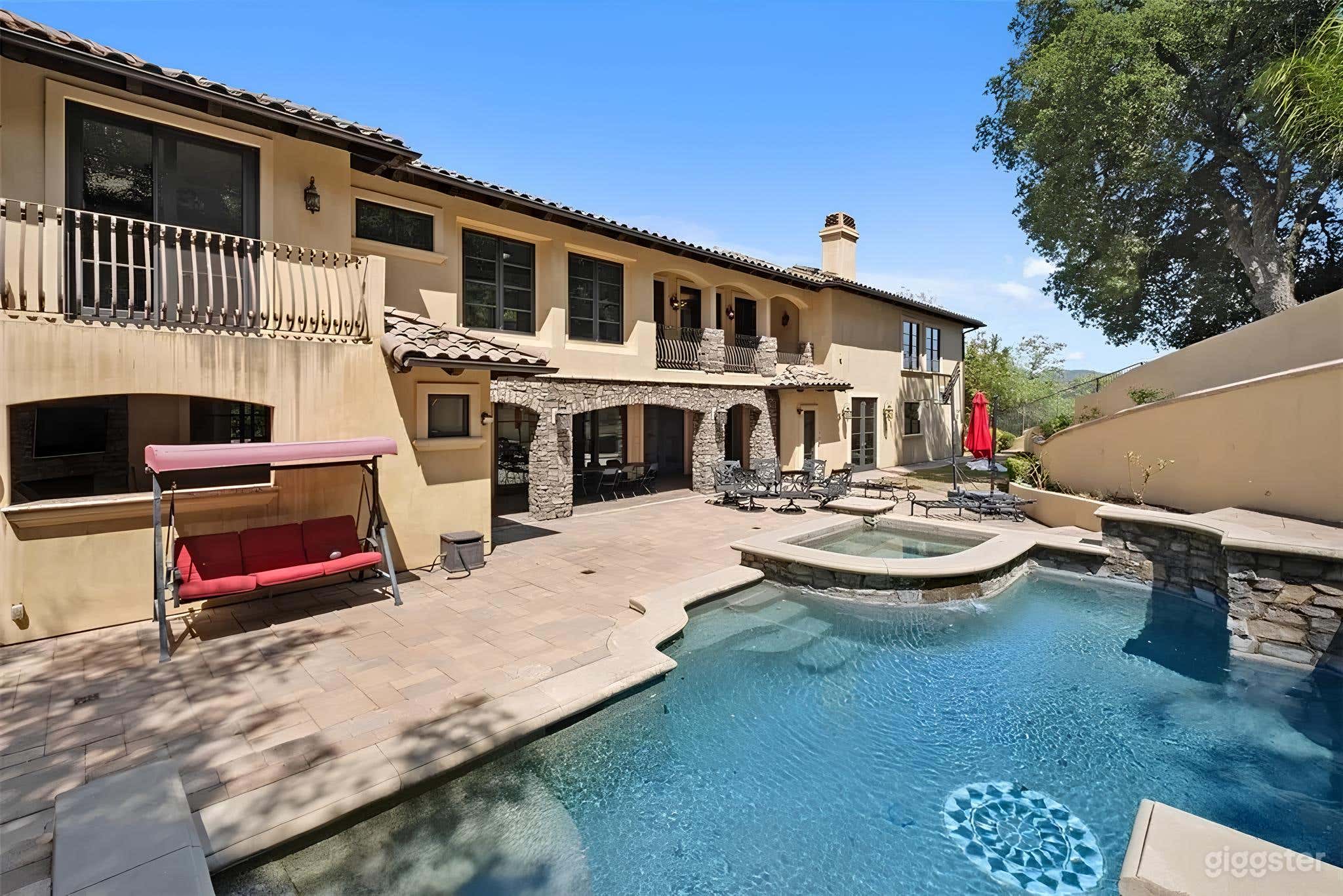 Serene Hillside Infinity Pool Photo 1