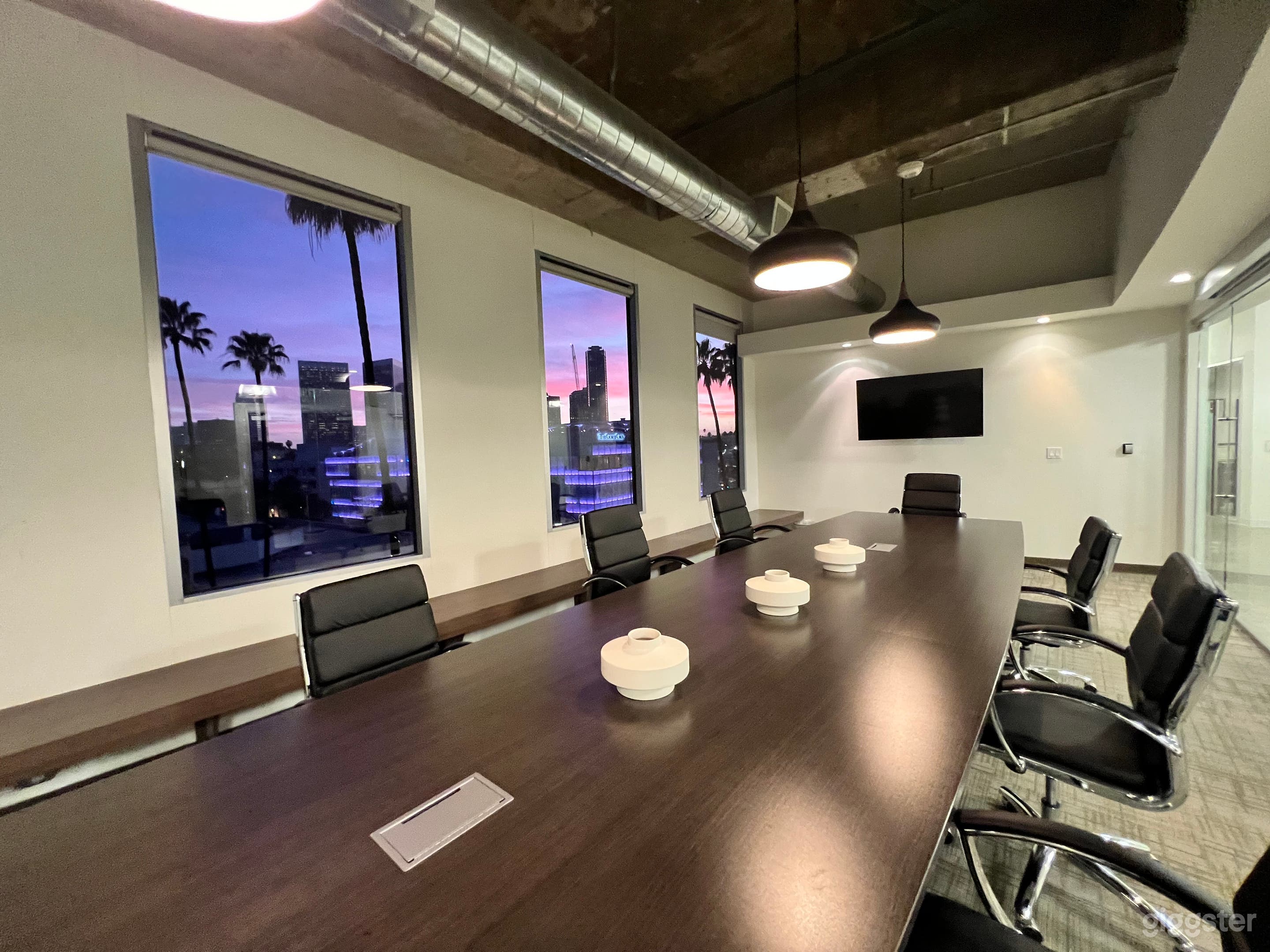 Prime Beverly Hills Conference Room Space  Photo 3