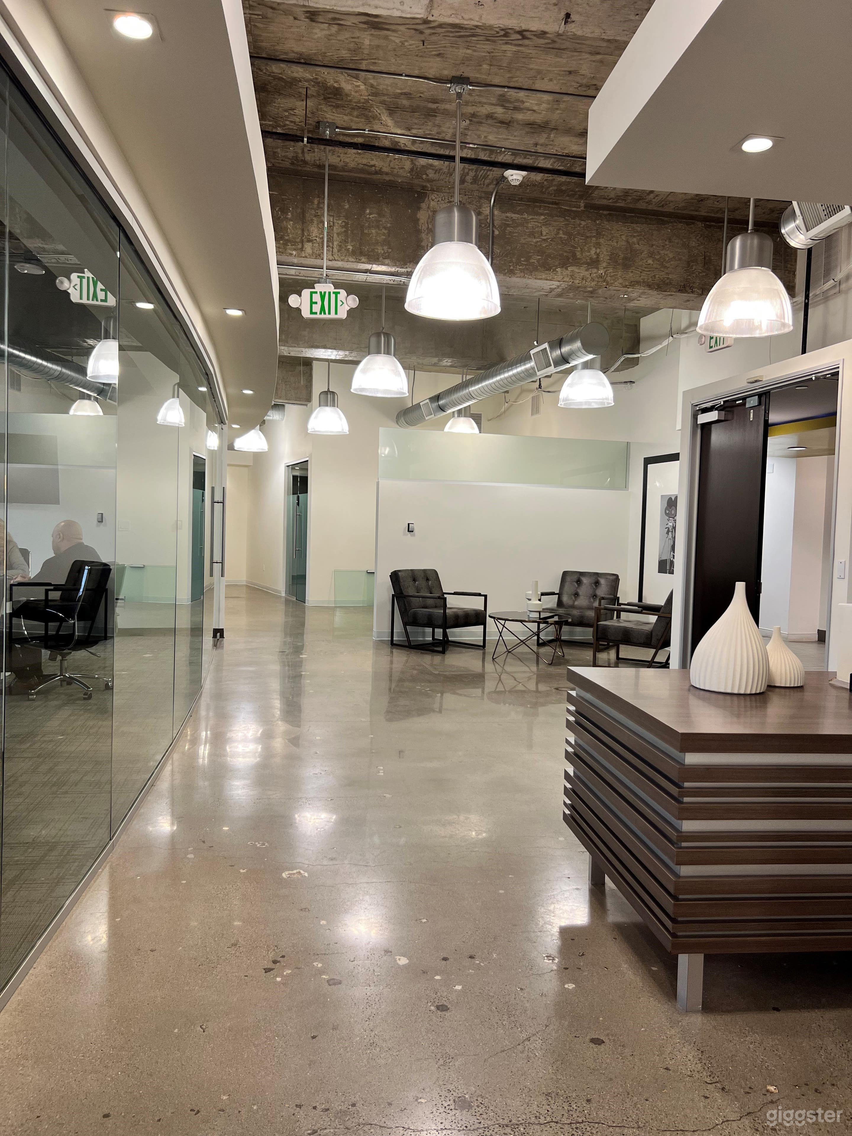 Prime Beverly Hills Conference Room Space  Photo 4