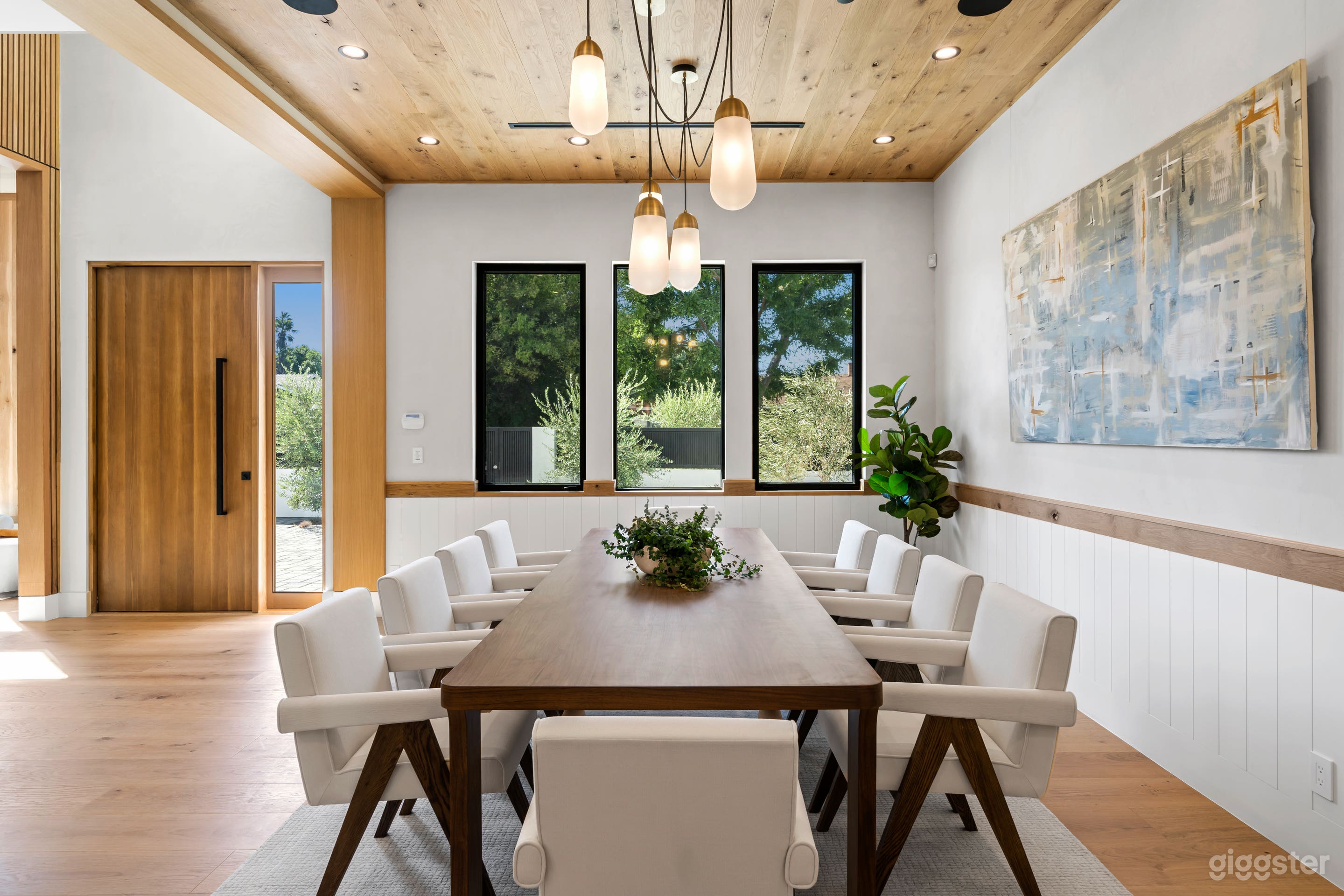 GENESTA VILLA GOLDEN HOUR MODERN RETREAT Photo 3