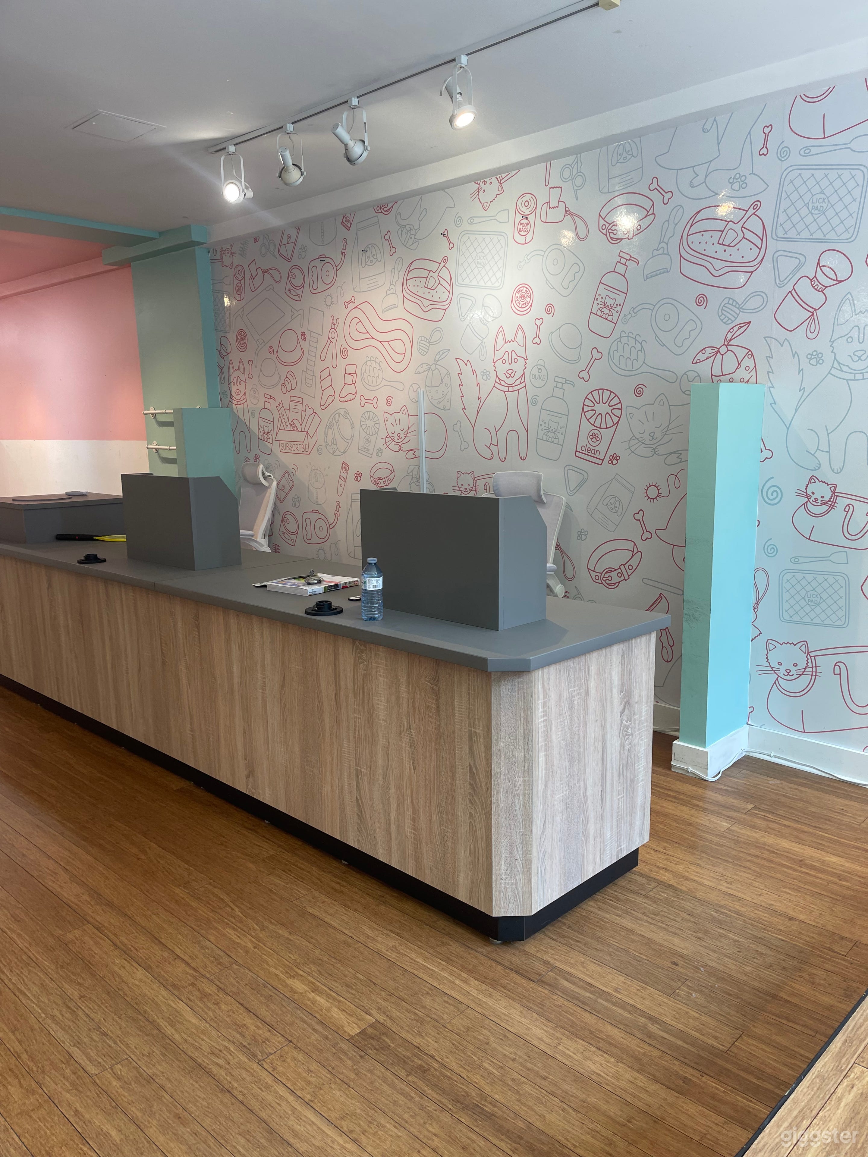 Stunning Retail Pet Store For POP Up Shops/Events Photo 4