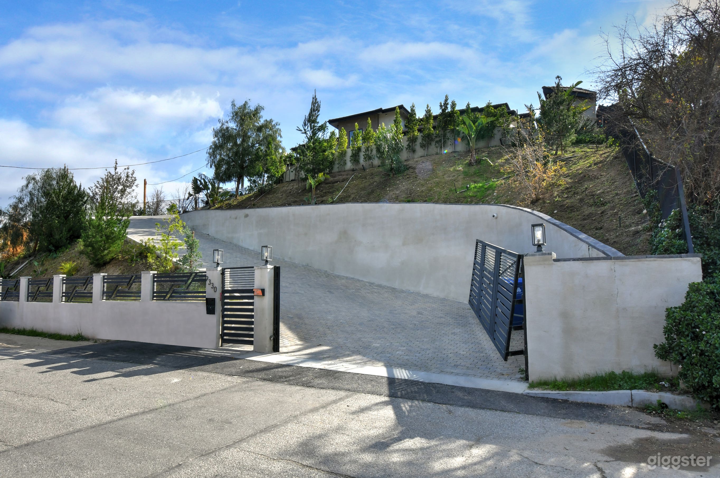 7,500+ Sq.Ft. Hillside Modern Luxury Mansion with EPIC Views Photo 4