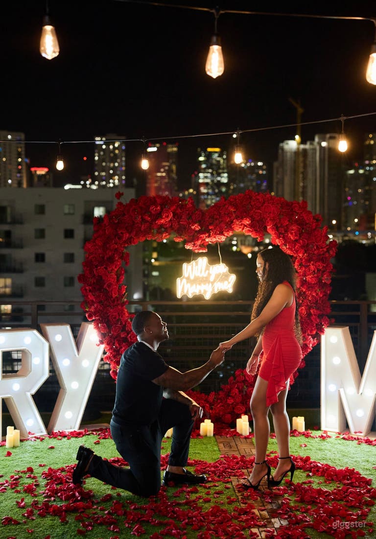  Cozy Home & Rooftop Space 