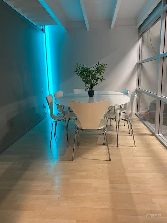 Contemporary Open Space Studios Photo 3