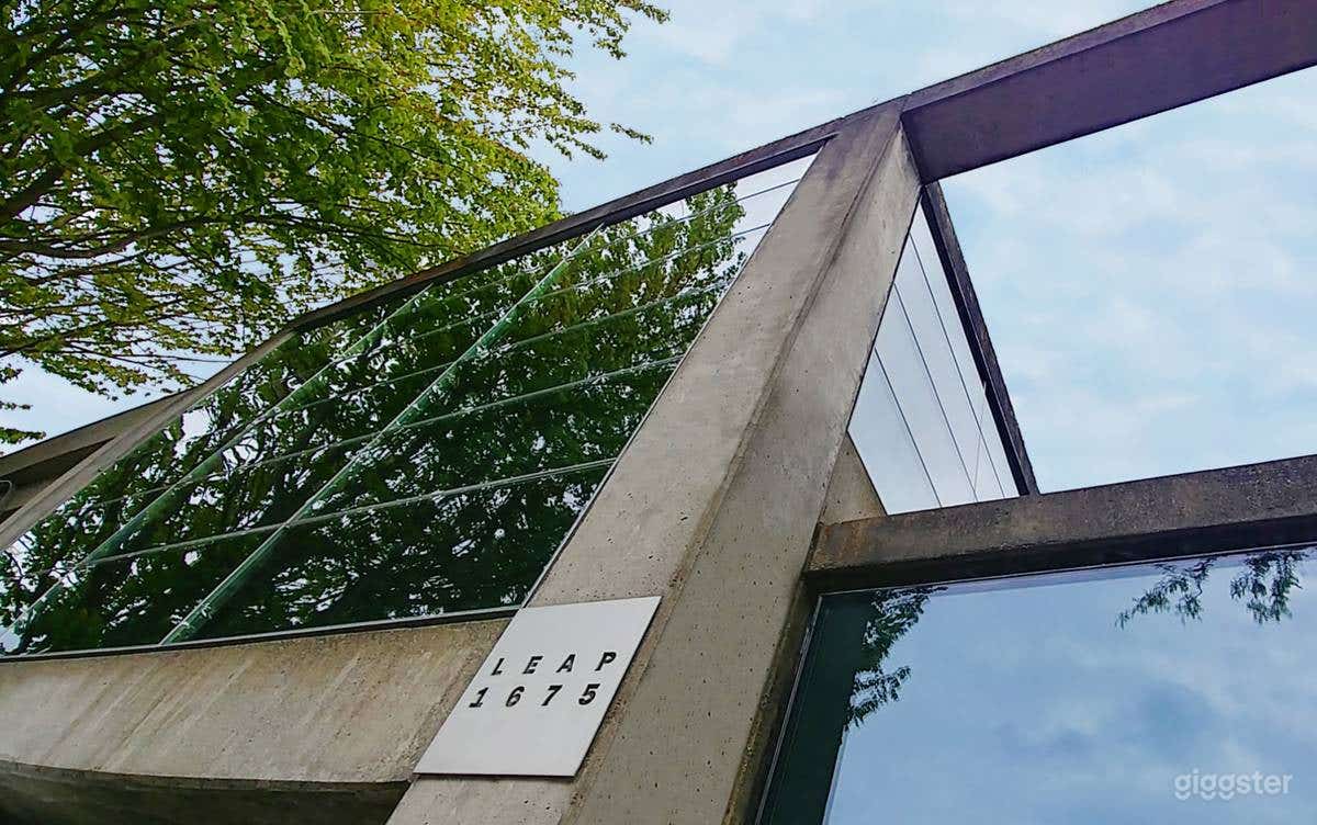 Contemporary Open Space Studios Photo 1