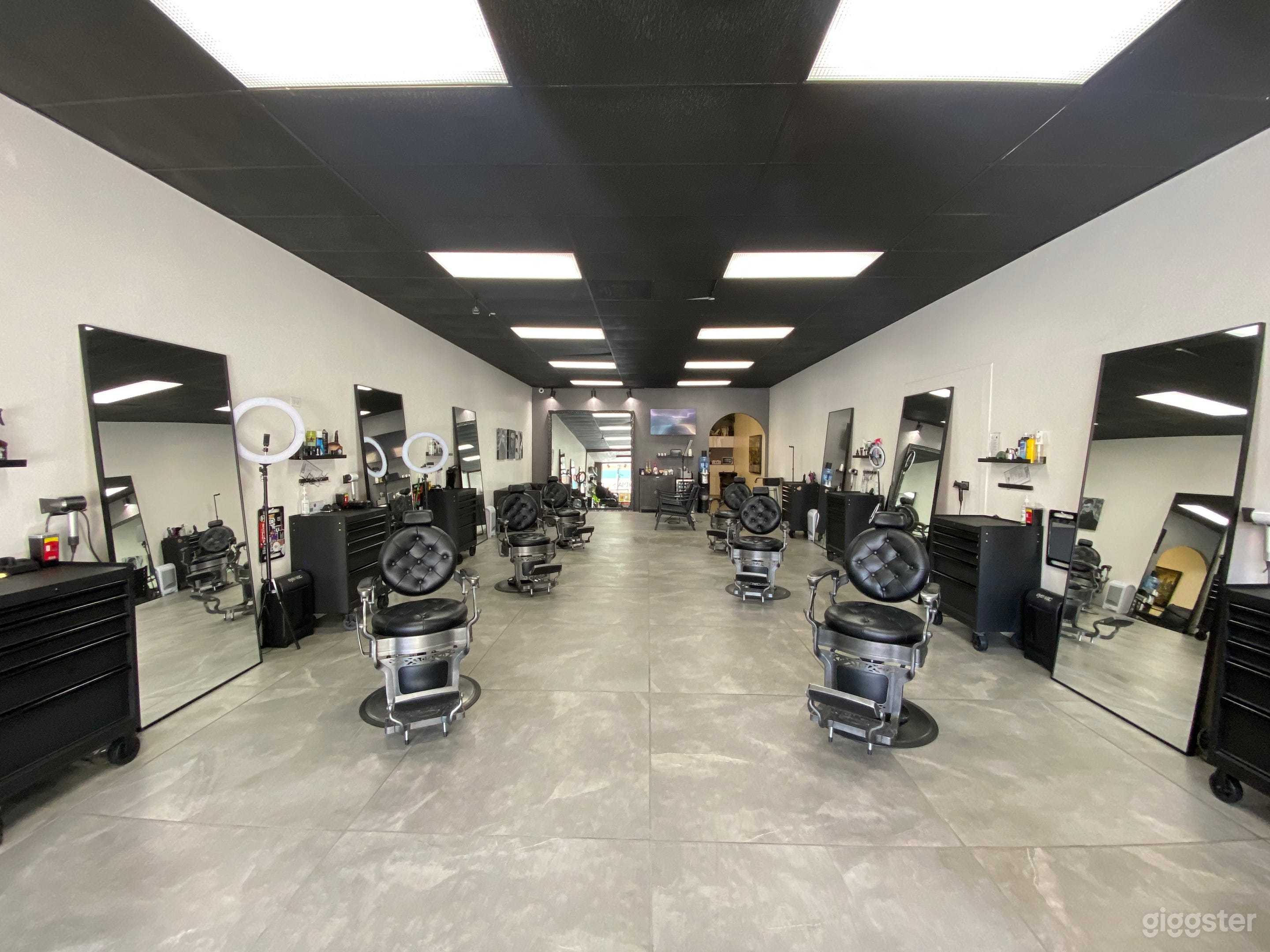 Modern Classic Barbershop Photo 1