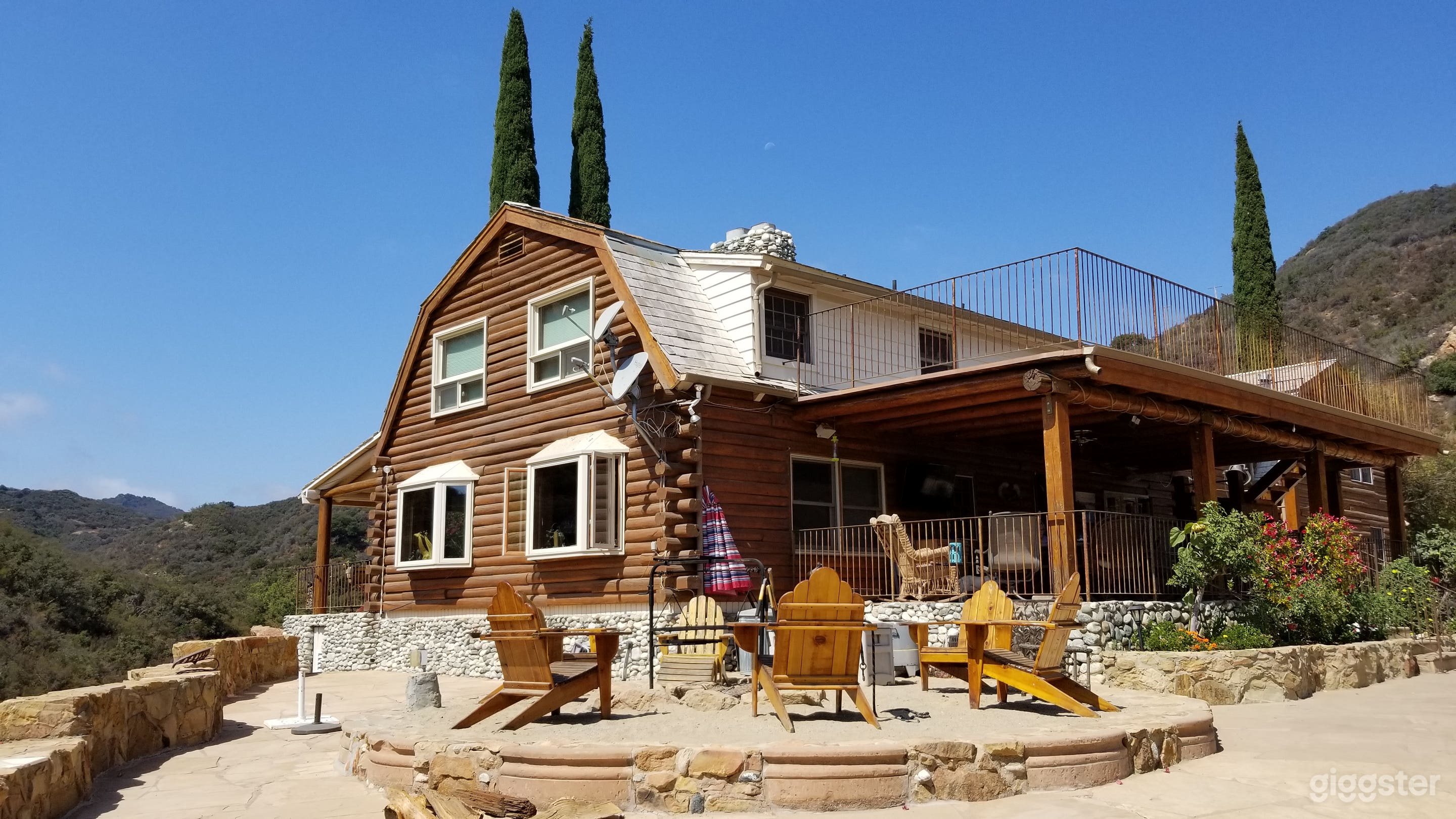 Iconic Mulholland Drive Filming Location - 40 Acres Photo 1