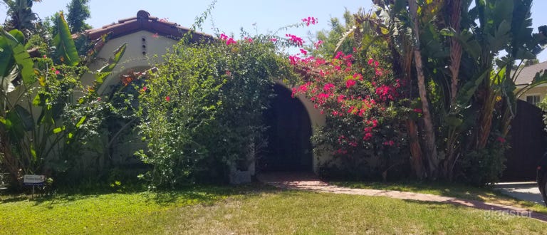  Spanish Style Pool Tropical Gardens & Patio Cafe  