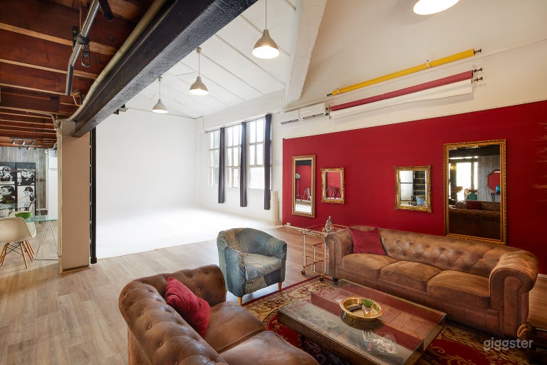  Loft mit fest installiertem Cyclorama und 6 m Höhe. 
