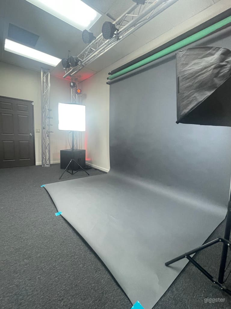  Main Room: Backdrop Wall 