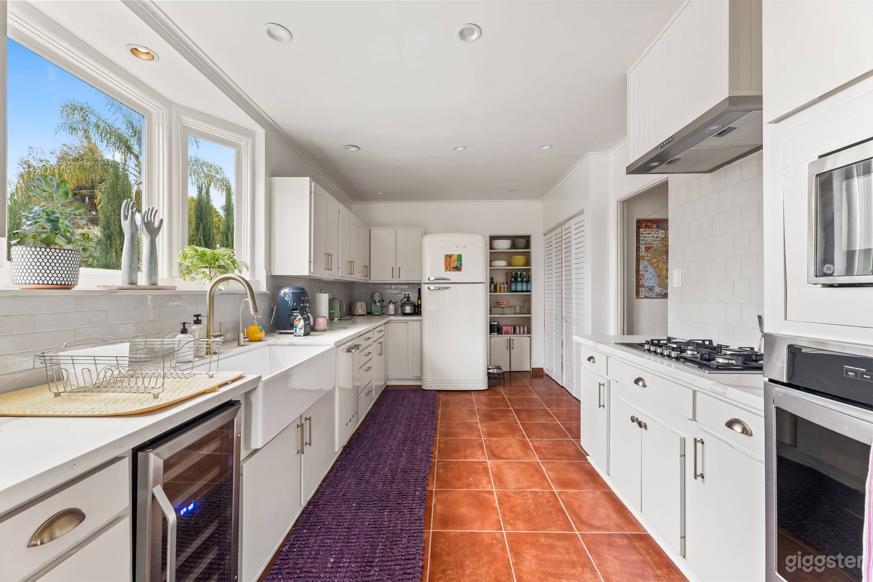 Camera-Ready Charmer HHills Pool/Spa/Guest House Photo 3
