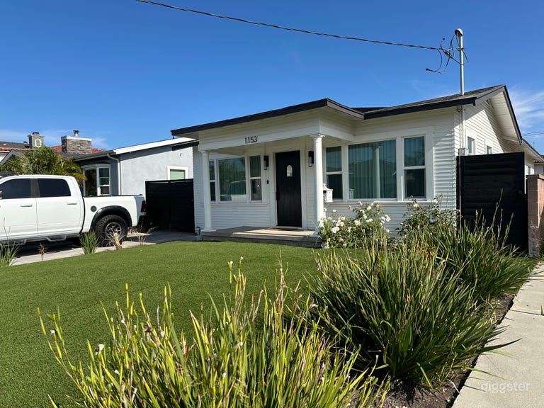  Classic white bungalow  with a clean look 