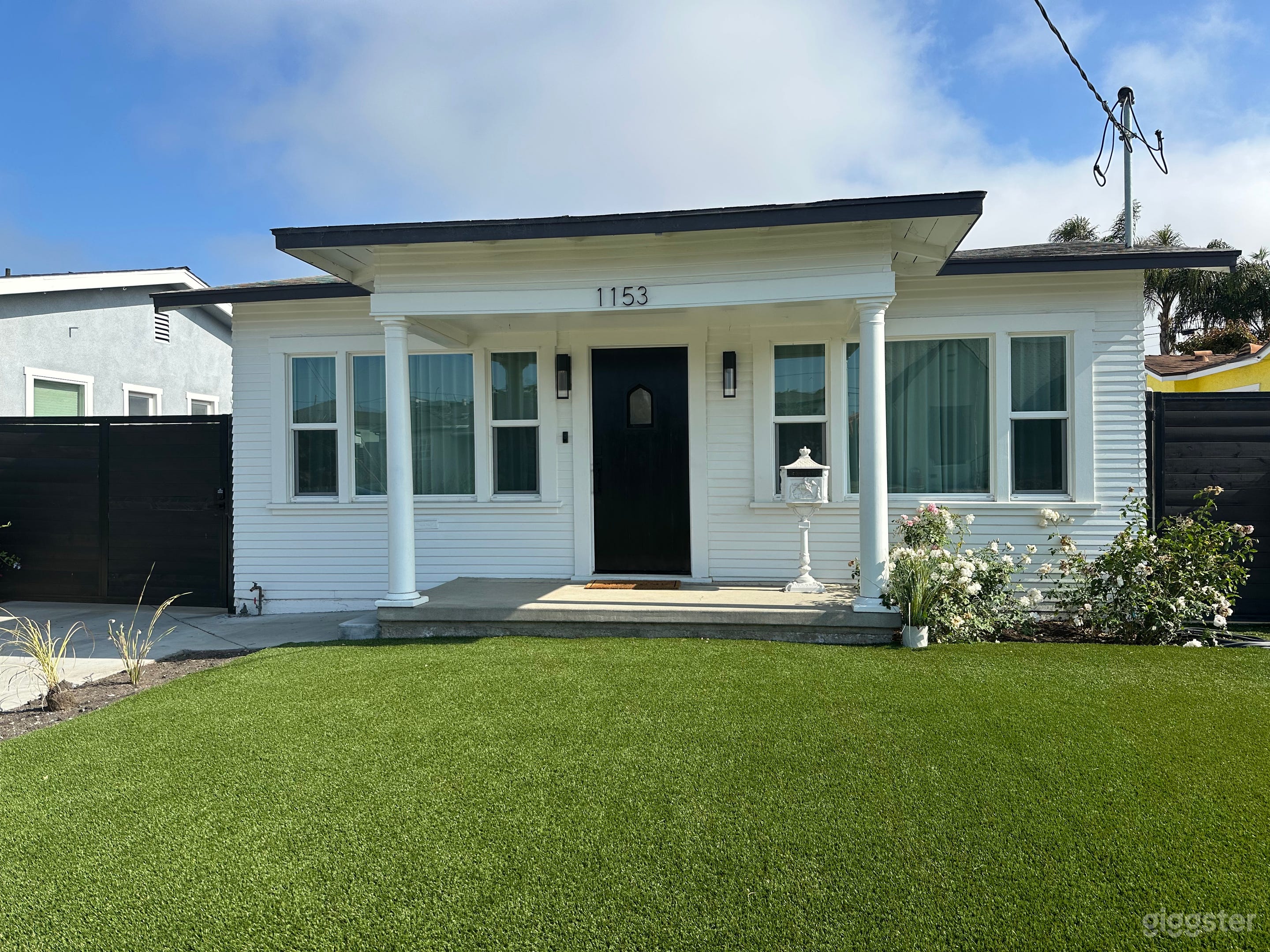 Classic white bungalow  with a clean look Photo 4