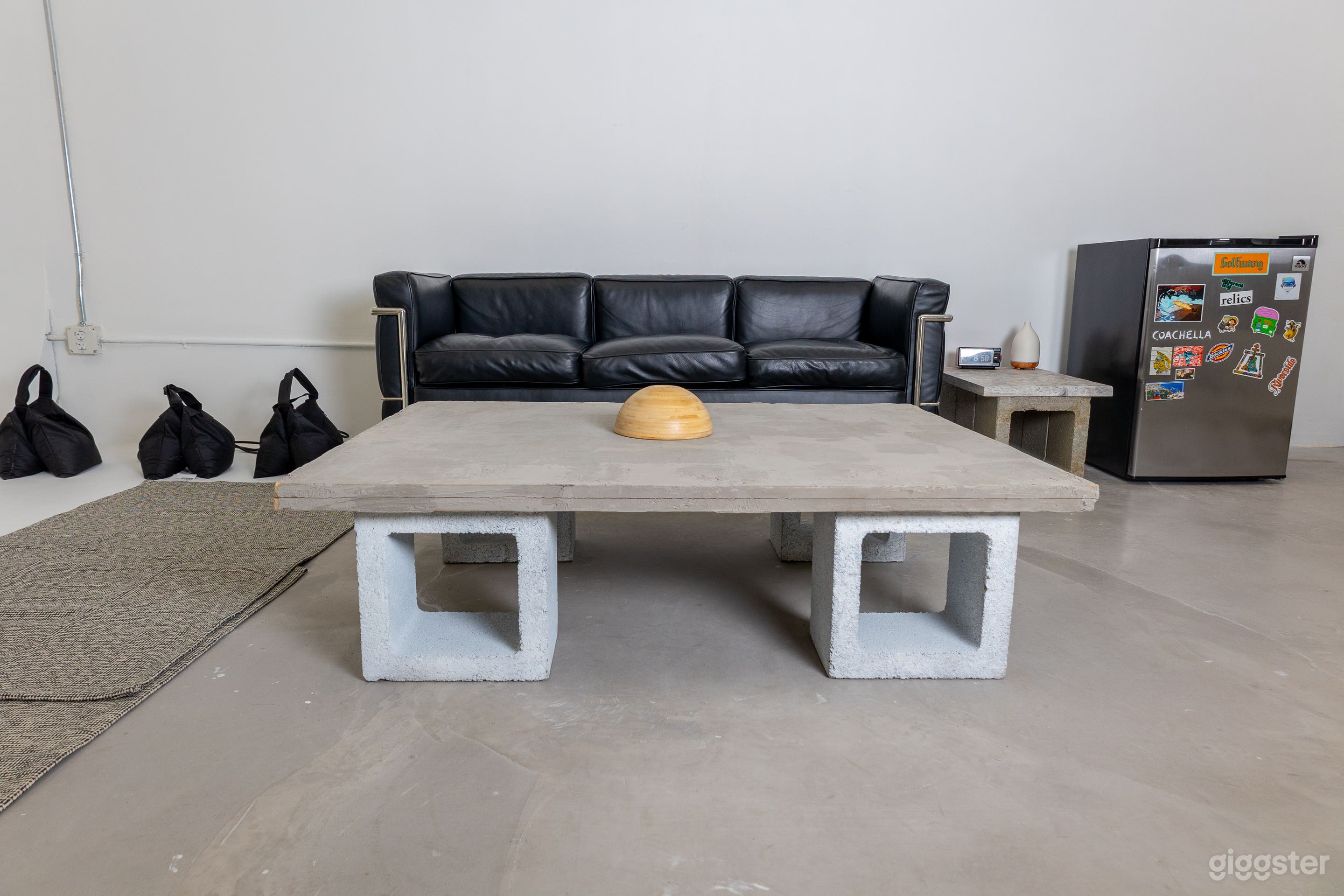 Brutalist Inspired Cyc Full Light Setup Riverside Photo 3