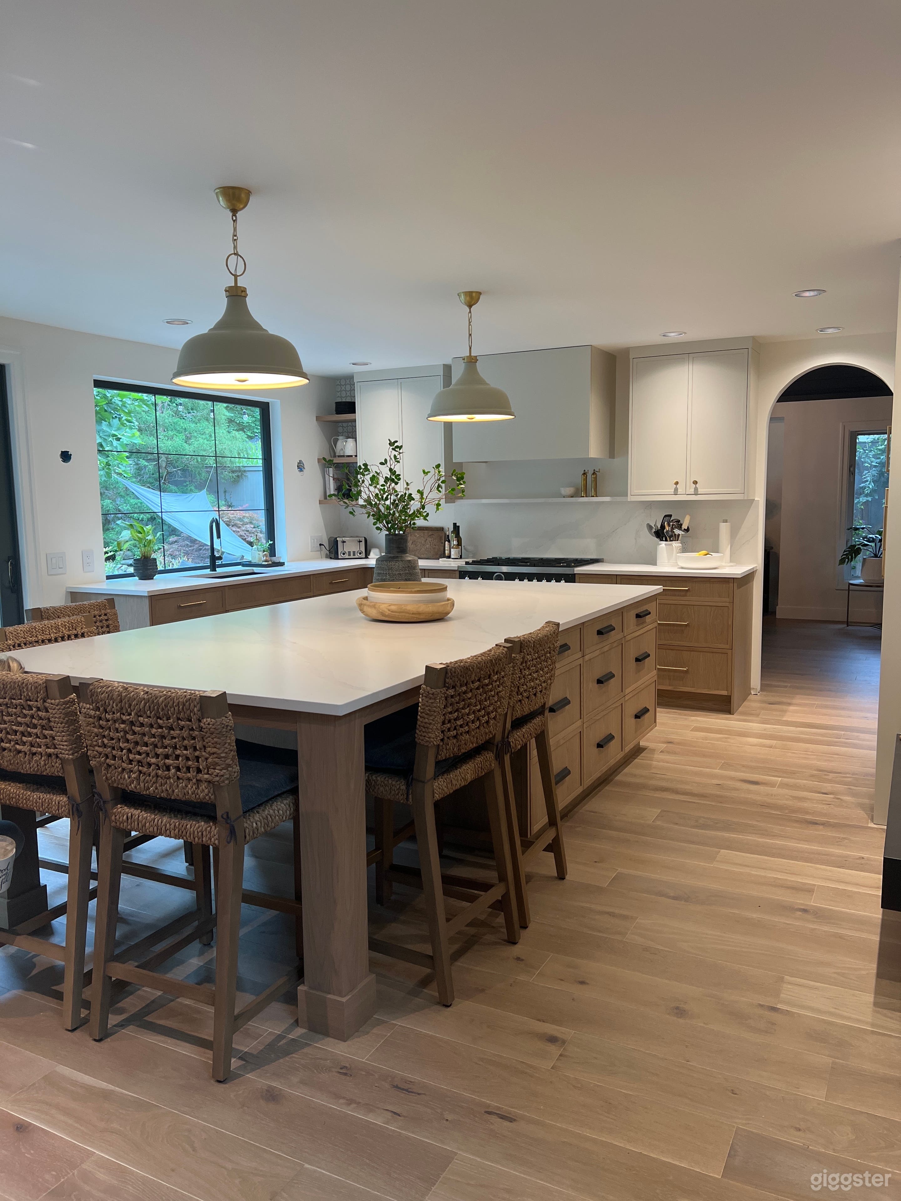 Bright brand new kitchen. 10’x5’ island 