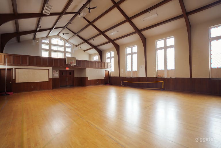  Spacious Retro Gym w/ High Ceilings, Natural Light 