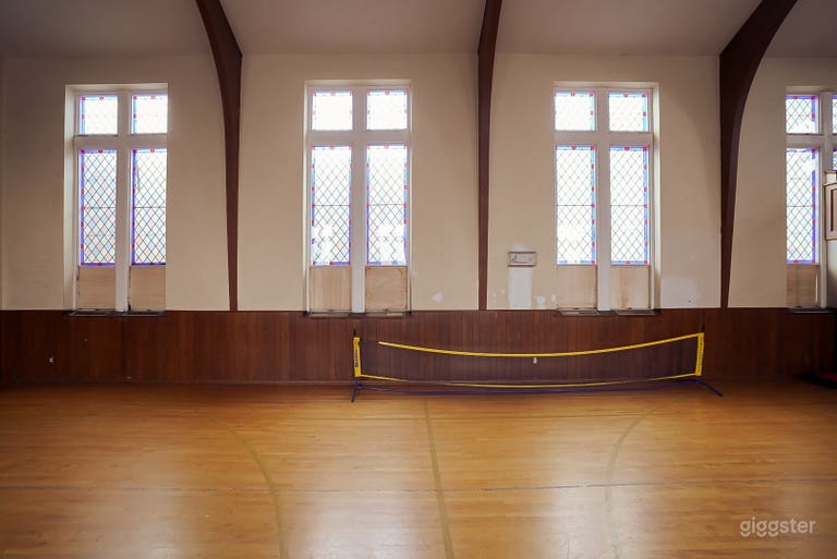  Spacious Retro Gym w/ High Ceilings, Natural Light 