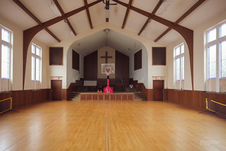  Spacious Retro Gym w/ High Ceilings, Natural Light 