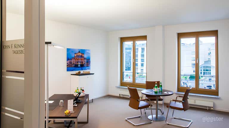  Tagesbüro  