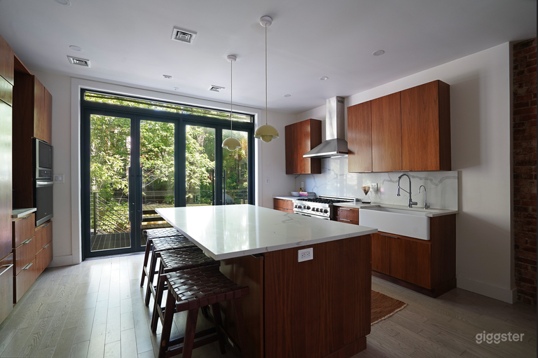  SHAPIRA'S LINDO TOWNHOUSE 